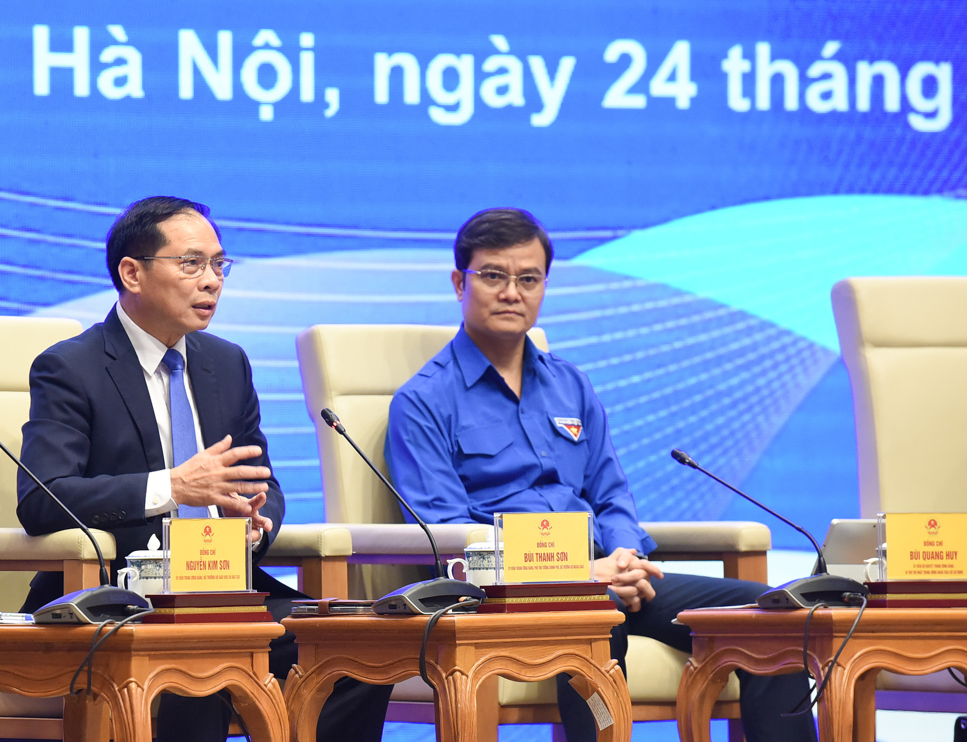 Phó Thủ tướng, Bộ trưởng Ngoại giao Bùi Thanh Sơn phát biểu. Phó Thủ tướng, Bộ trưởng Ngoại giao Bùi Thanh Sơn phát biểu.