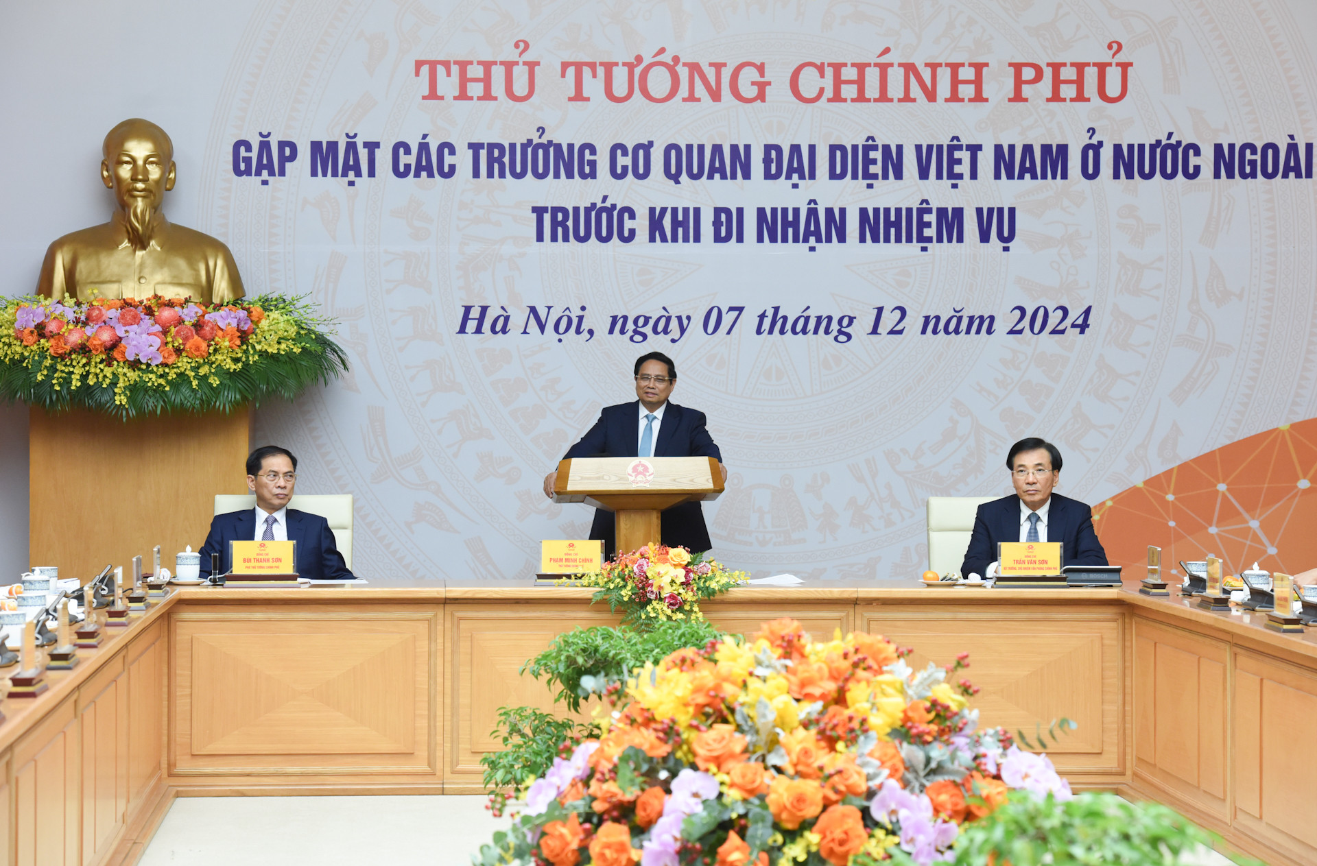 Thủ tướng Phạm Minh Chính phát biểu tại buổi gặp mặt các Trưởng cơ quan đại diện Việt Nam ở nước ngoài trước khi đi nhận nhiệm vụ.