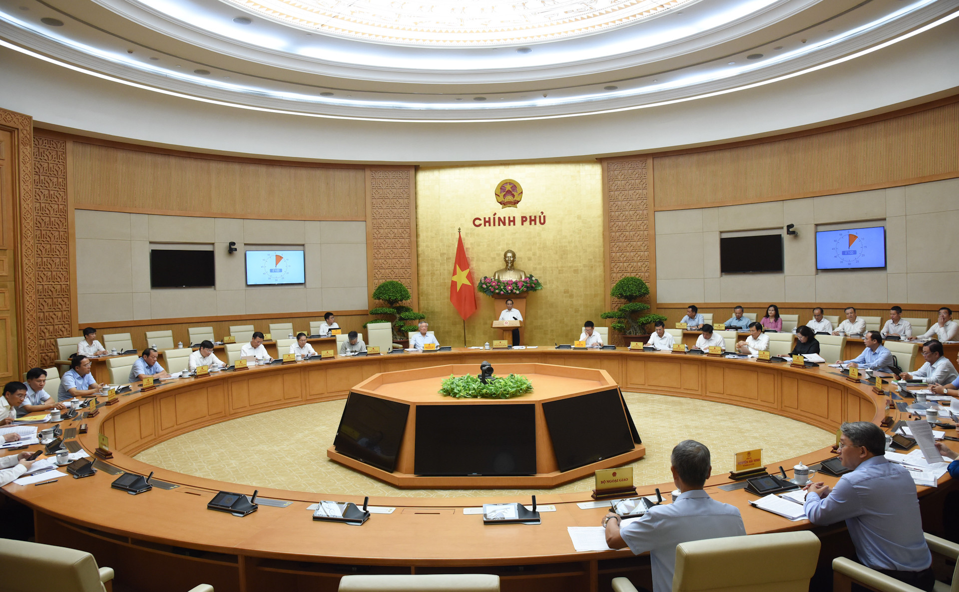 Phiên họp Chính phủ chuyên đề về xây dựng pháp luật.