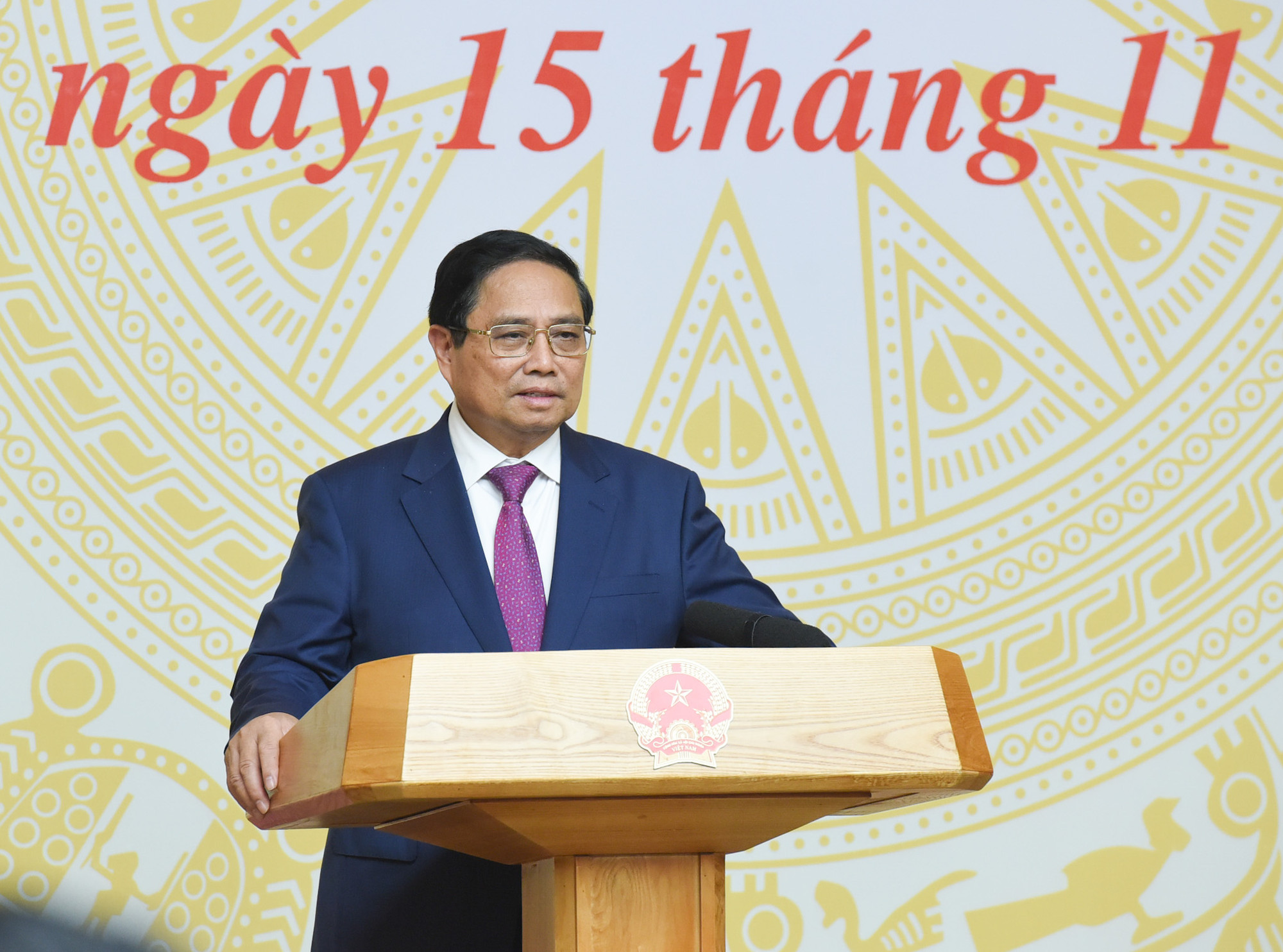 Thủ tướng Phạm Minh Chính phát biểu chúc mừng các nhà giáo tiêu biểu.