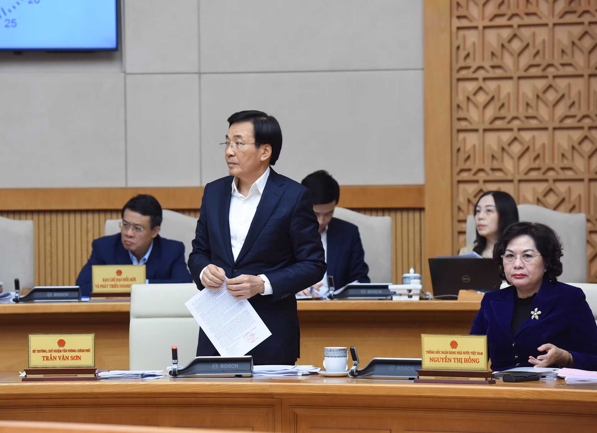 Bộ trưởng, Chủ nhiệm Văn phòng Chính phủ Trần Văn Sơn phát biểu.