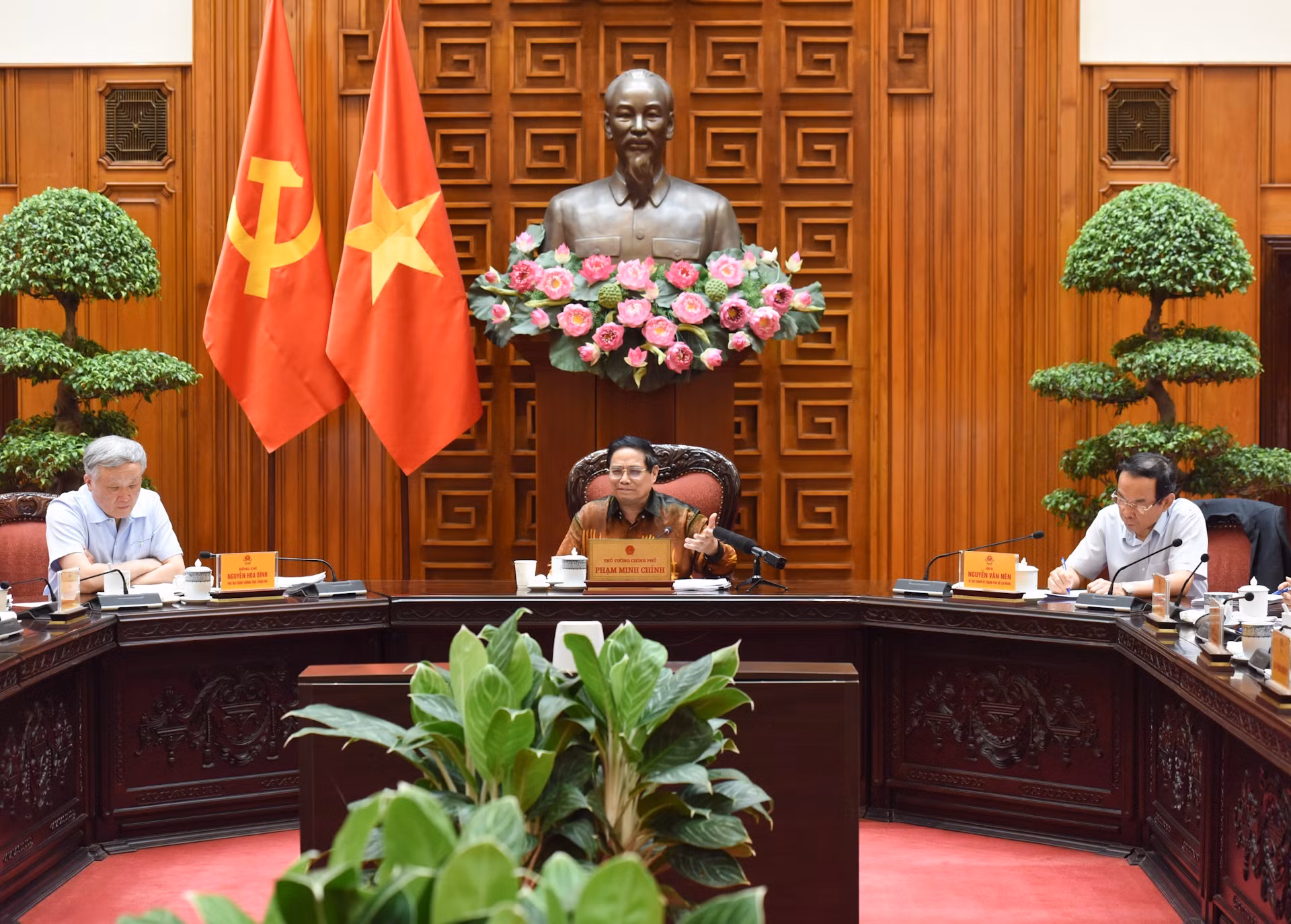 Thủ tướng Phạm Minh Chính chủ trì hội nghị.