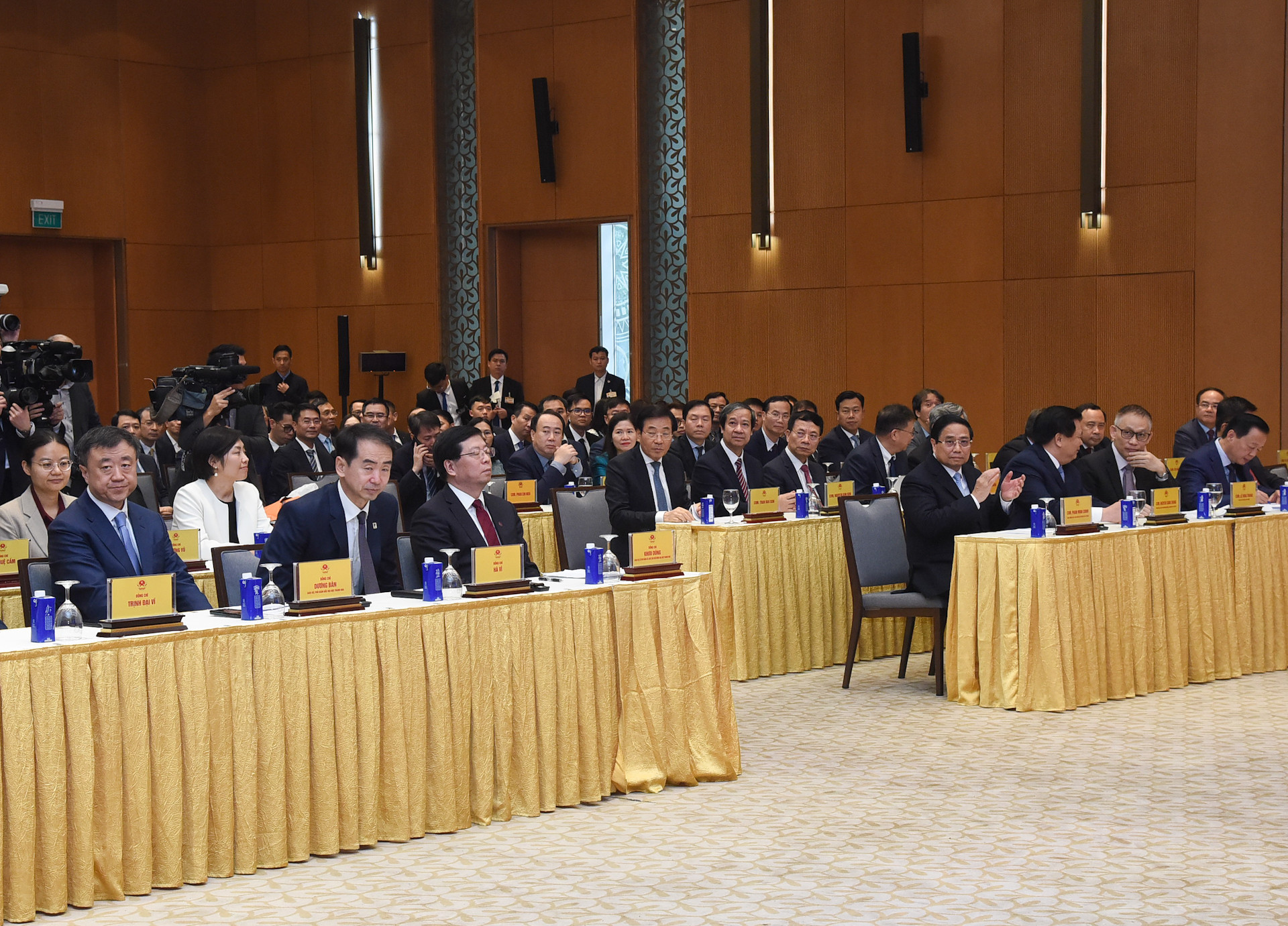 Thủ tướng Phạm Minh Chính và các đại biểu tham dự buổi lễ.