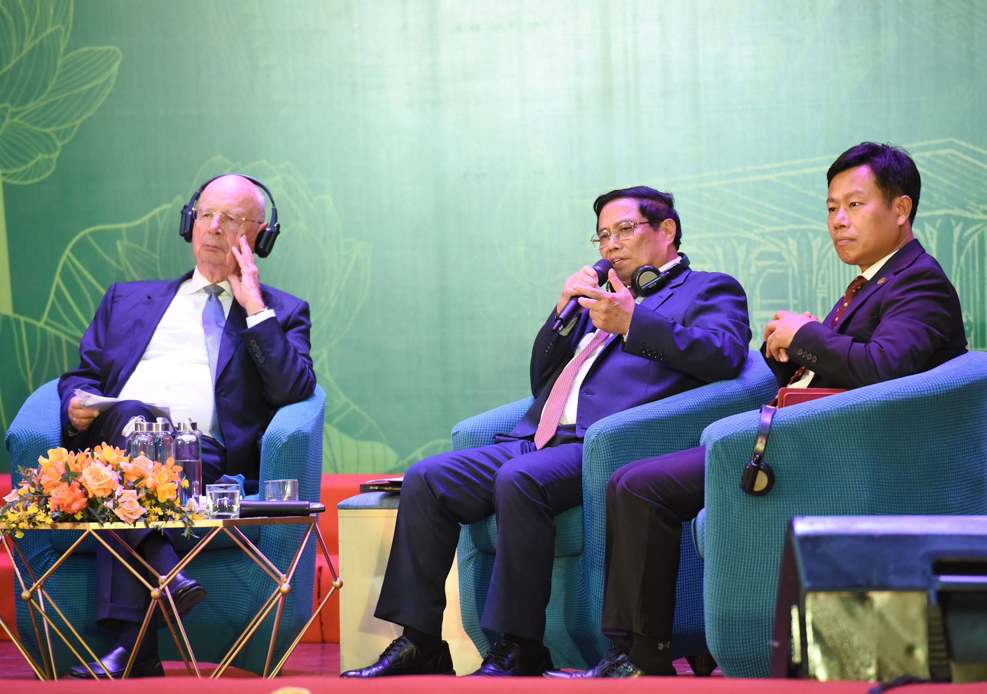 Thủ tướng Phạm Minh Chính trả lời câu hỏi của các sinh viên.