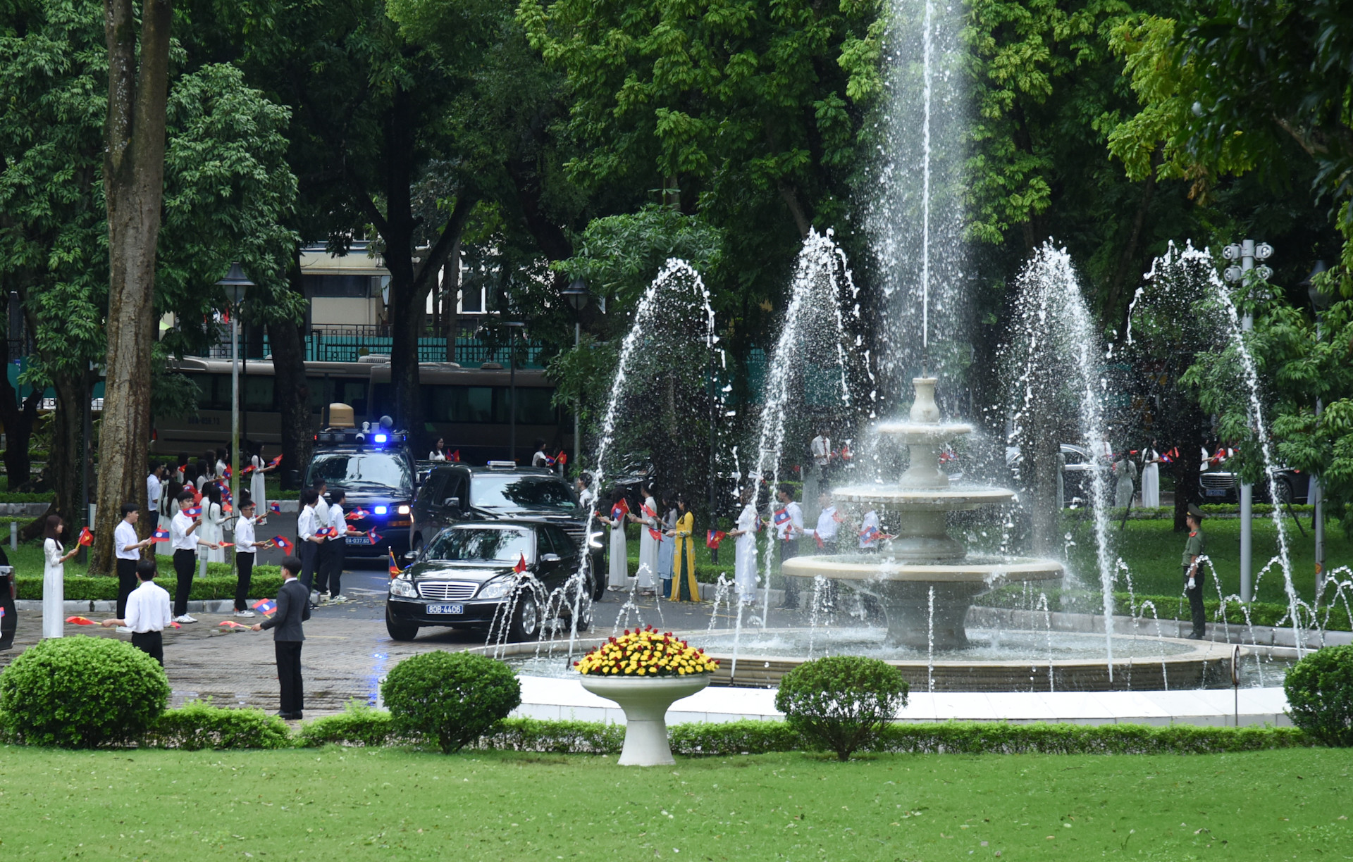 [Ảnh] Thủ tướng Phạm Minh Chính hội kiến Tổng Bí thư, Chủ tịch nước Lào Thongloun Sisoulith ảnh 1