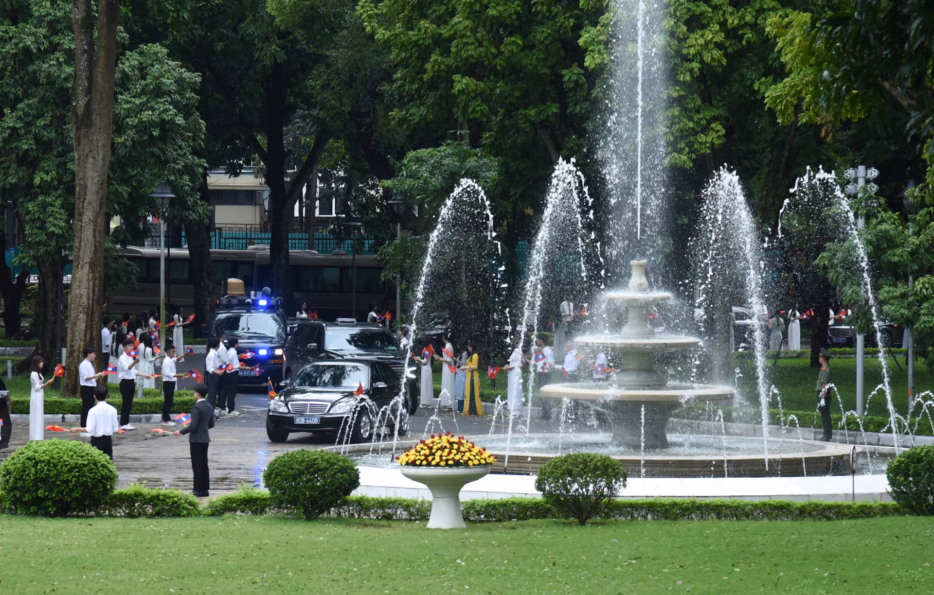 [Ảnh] Thủ tướng Phạm Minh Chính hội kiến Tổng Bí thư, Chủ tịch nước Lào Thongloun Sisoulith ảnh 1