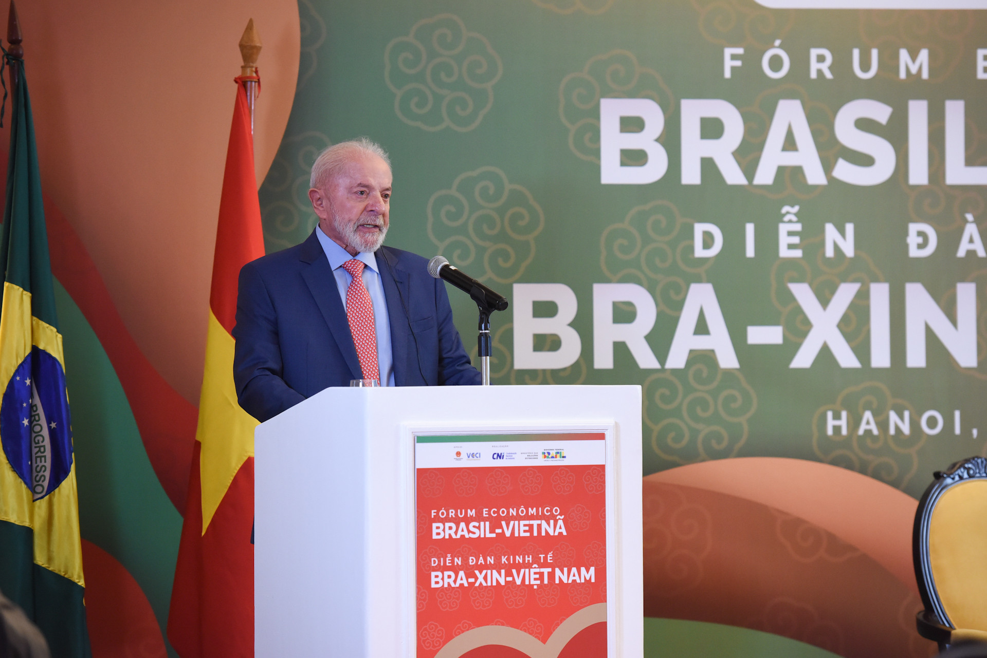 Tổng thống Brazil Luiz Inácio Lula da Silva phát biểu tại Diễn đàn kinh tế Việt Nam-Brazil.