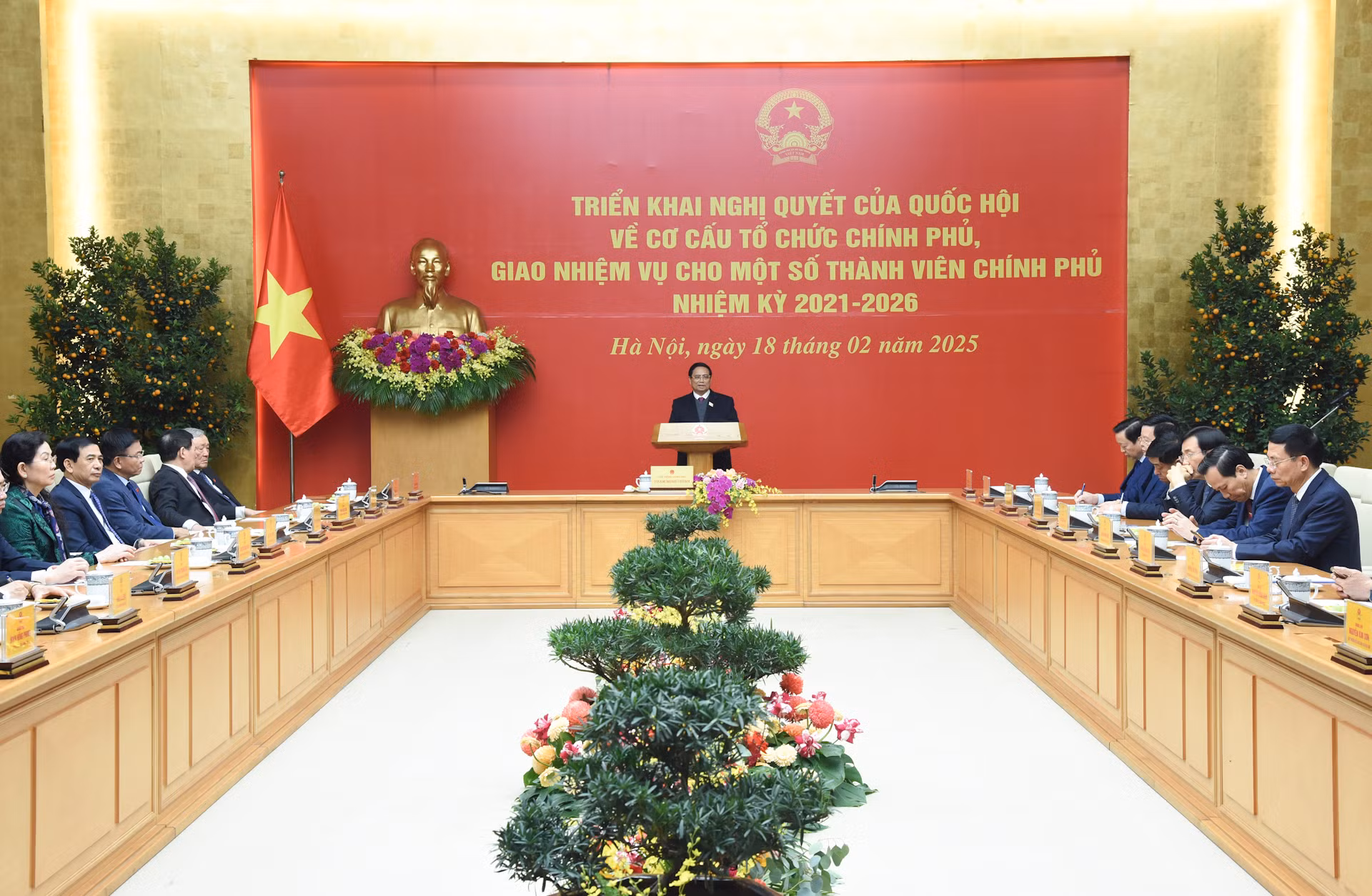 Thủ tướng Phạm Minh Chính chủ trì hội nghị triển khai Nghị quyết của Quốc hội về cơ cấu tổ chức Chính phủ.