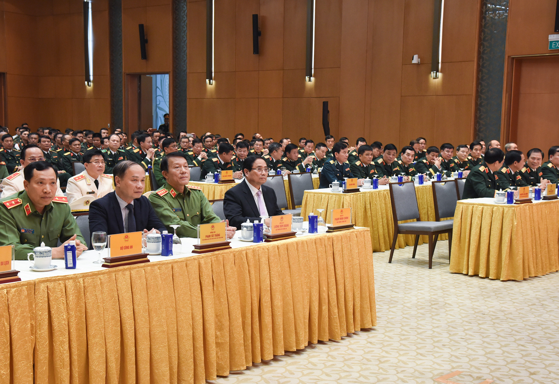 Thủ tướng Phạm Minh Chính và các đại biểu tham dự lễ tuyên dương.