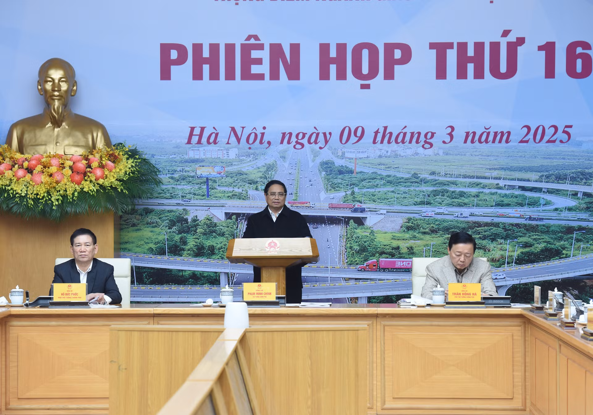 Thủ tướng Phạm Minh Chính chủ trì Phiên họp thứ 16 Ban chỉ đạo các công trình trọng điểm ngành giao thông.