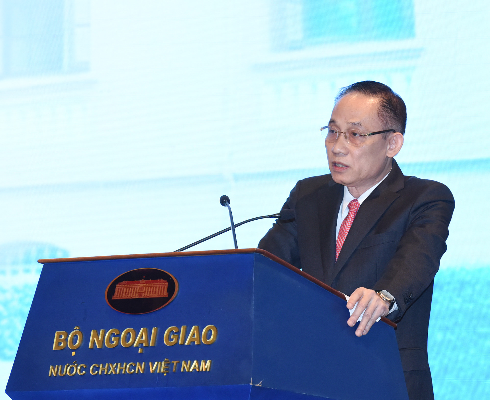 Trưởng ban Đối ngoại Trung ương Lê Hoài Trung phát biểu. Trưởng ban Đối ngoại Trung ương Lê Hoài Trung phát biểu.