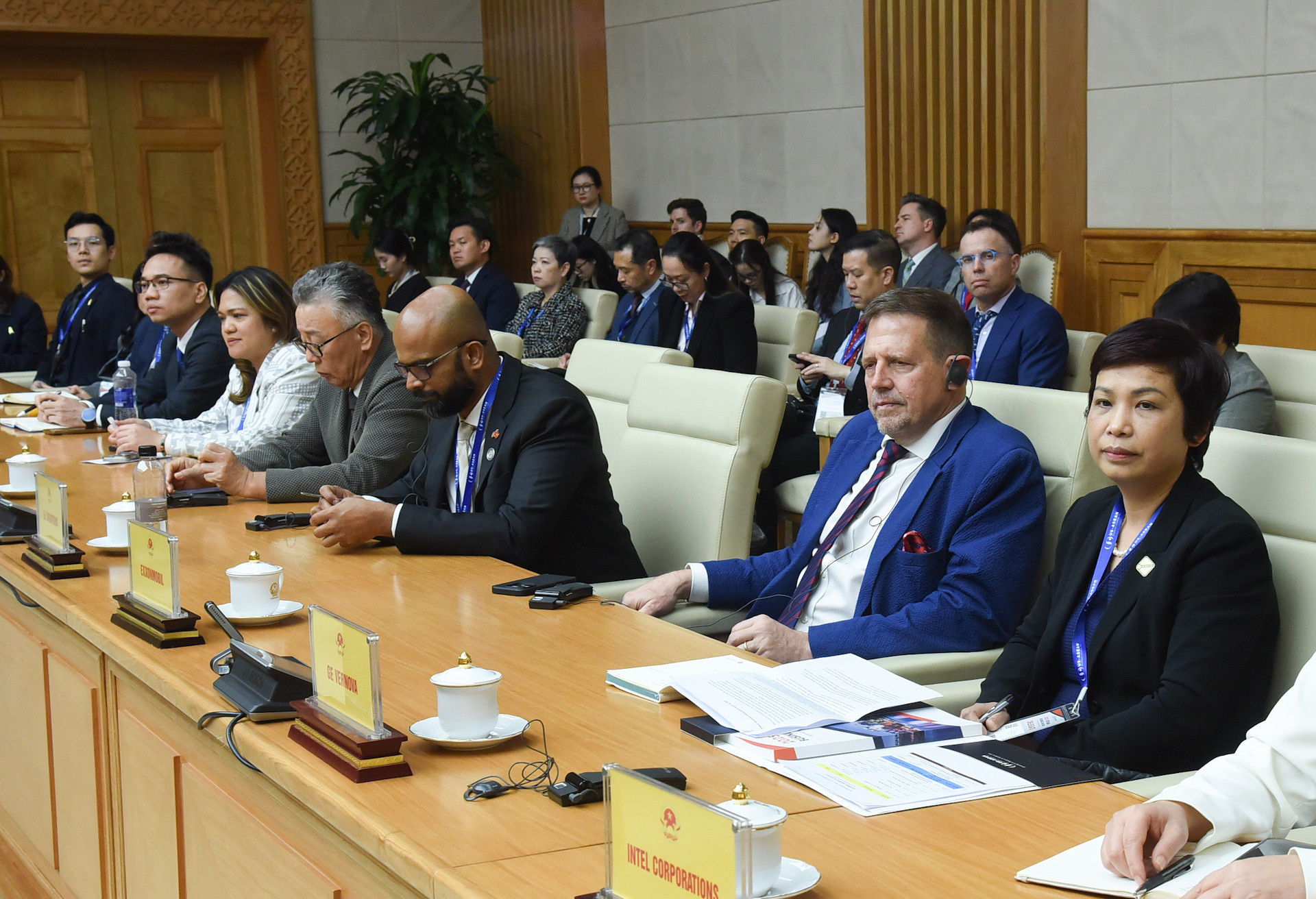 Đại diện các doanh nghiệp Hoa Kỳ tham dự buổi tiếp.