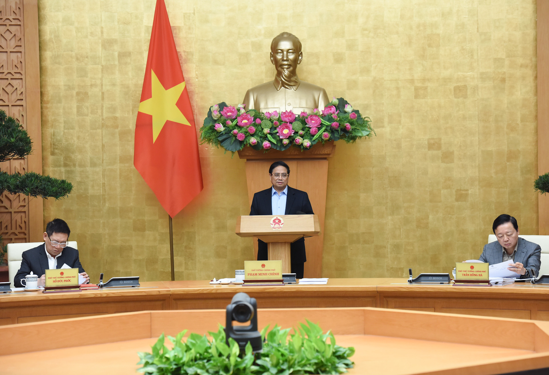 Thủ tướng Phạm Minh Chính chủ trì phiên họp.