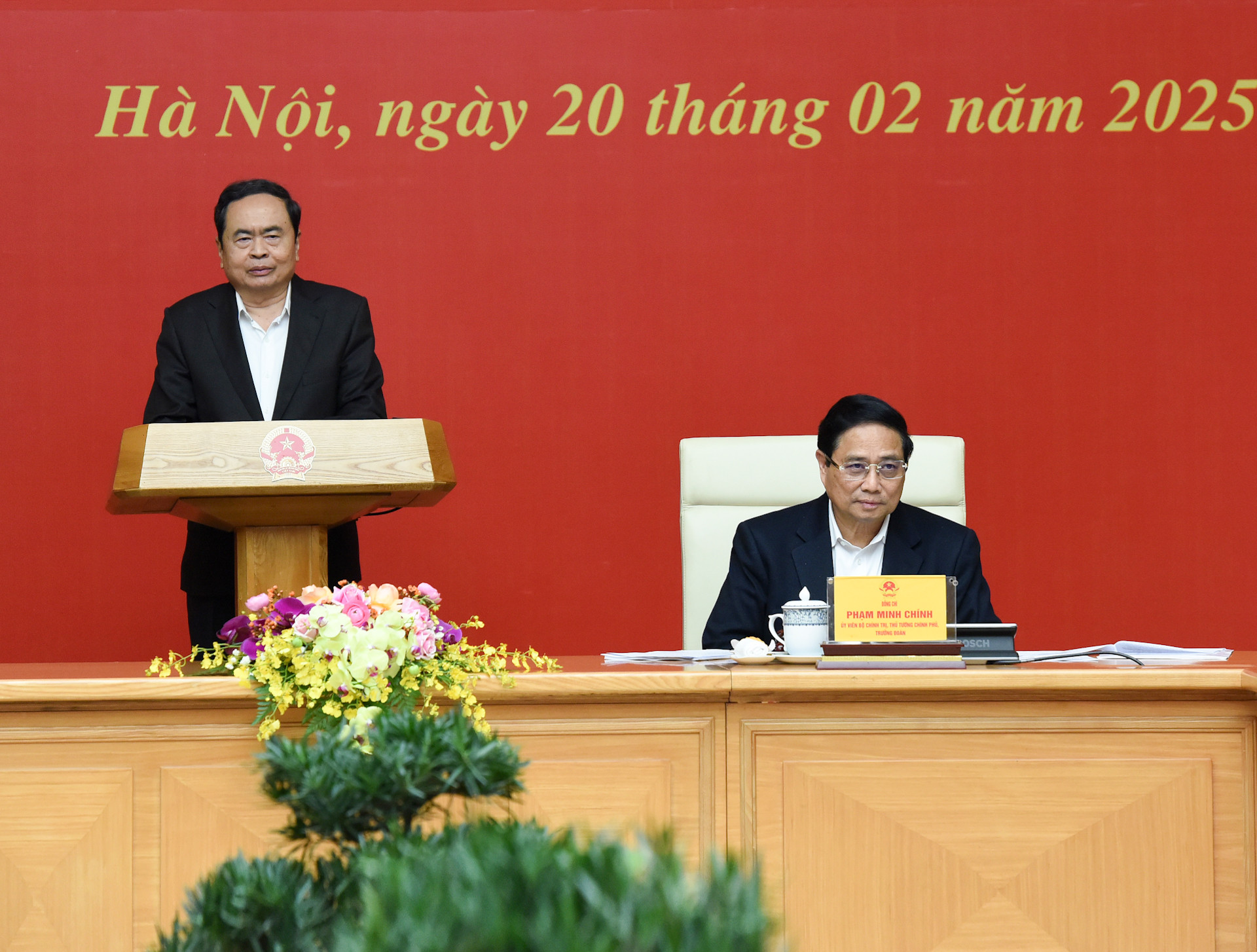 Ủy viên Bộ Chính trị, Bí thư Đảng ủy, Chủ tịch Quốc hội Trần Thanh Mẫn phát biểu tại hội nghị. Ủy viên Bộ Chính trị, Bí thư Đảng ủy, Chủ tịch Quốc hội Trần Thanh Mẫn phát biểu tại hội nghị.