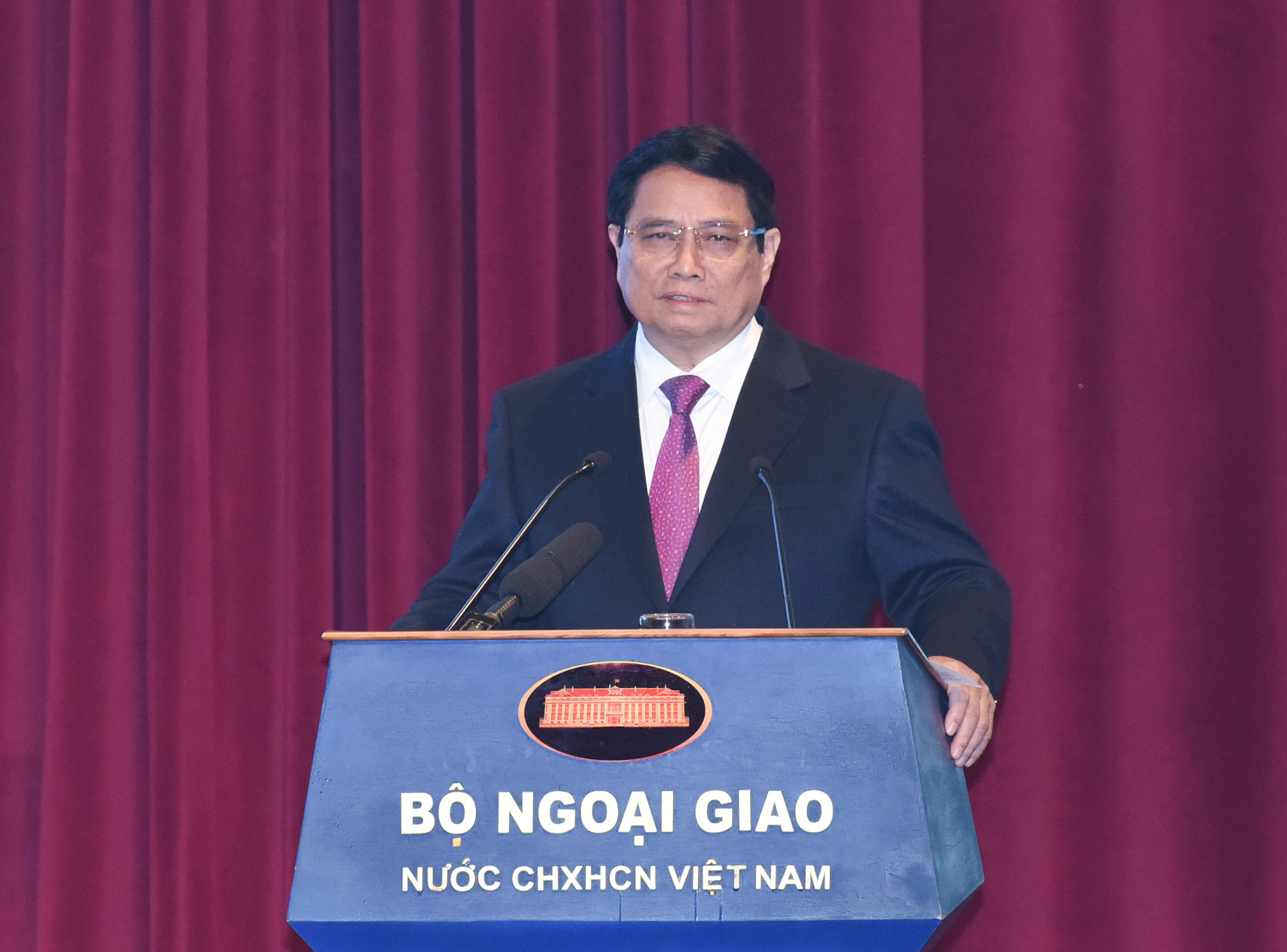 Thủ tướng Phạm Minh Chính phát biểu chỉ đạo Hội nghị tổng triển khai nhiệm vụ ngành ngoại giao. Thủ tướng Phạm Minh Chính phát biểu chỉ đạo Hội nghị tổng triển khai nhiệm vụ ngành ngoại giao.