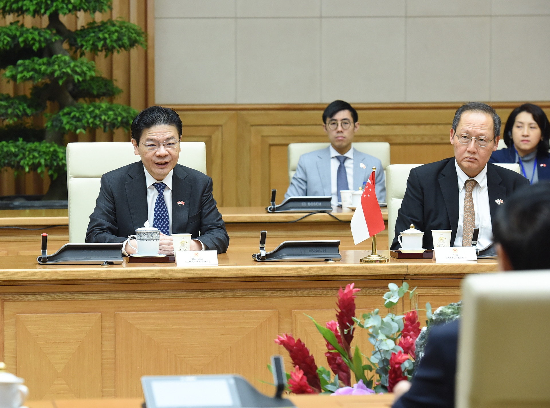 Thủ tướng nước Cộng hòa Singapore Lawrence Wong phát biểu tại hội đàm.