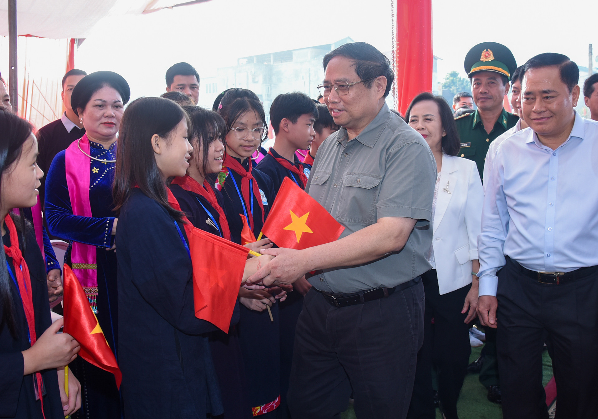 [Ảnh] Thủ tướng Phạm Minh Chính dự Ngày hội Đại đoàn kết toàn dân tộc tại Lạng Sơn ảnh 1