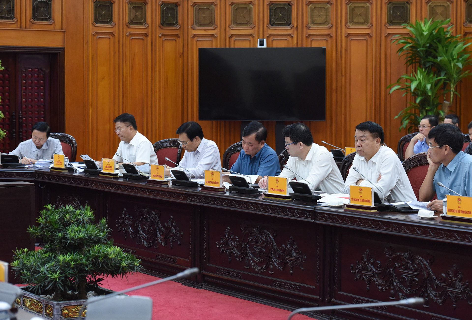 [Ảnh] Thủ tướng Phạm Minh Chính chủ trì họp Thường trực Chính phủ về bảo đảm cung ứng điện ảnh 3