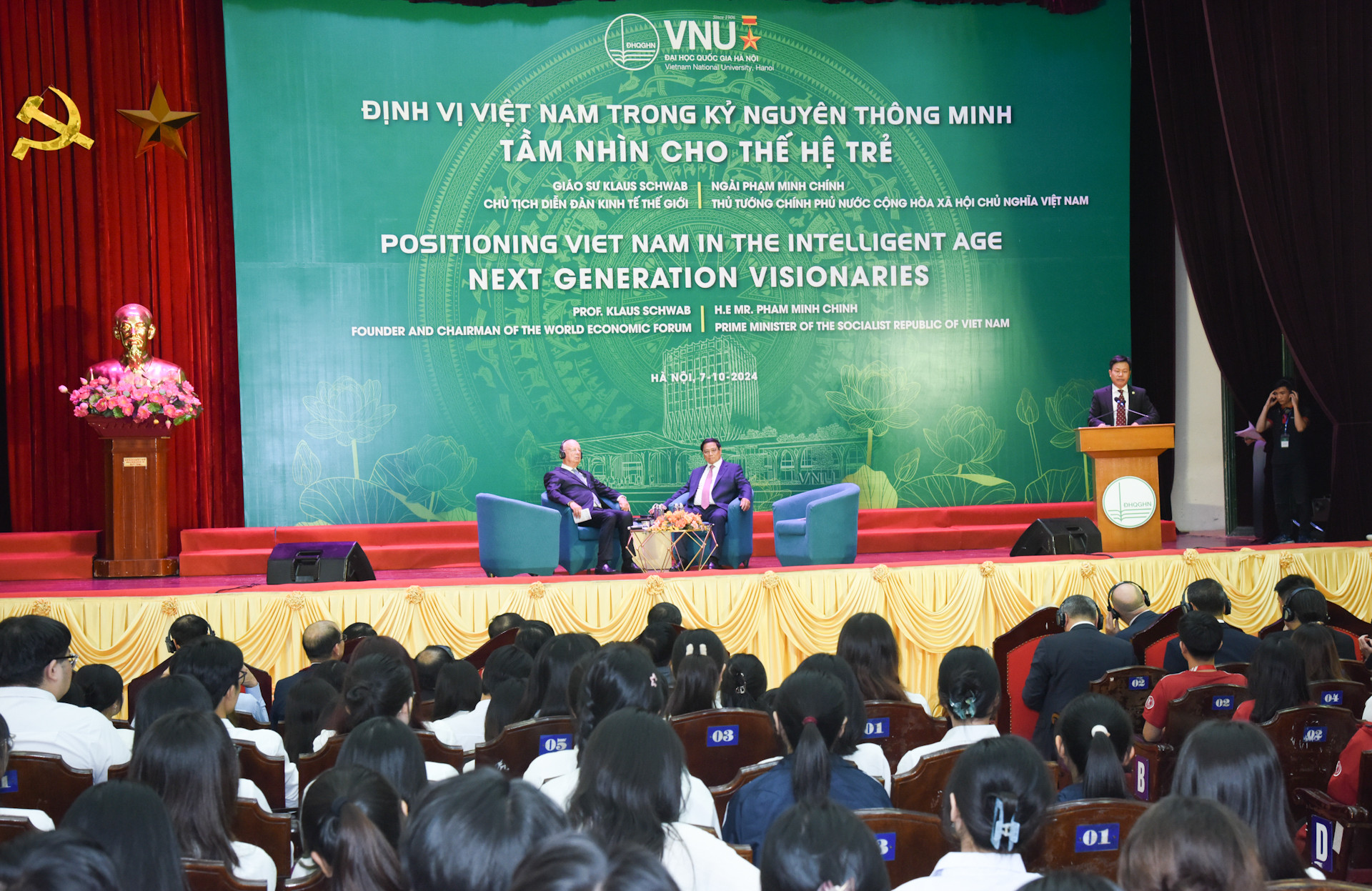 Quang cảnh cuộc giao lưu, đối thoại.