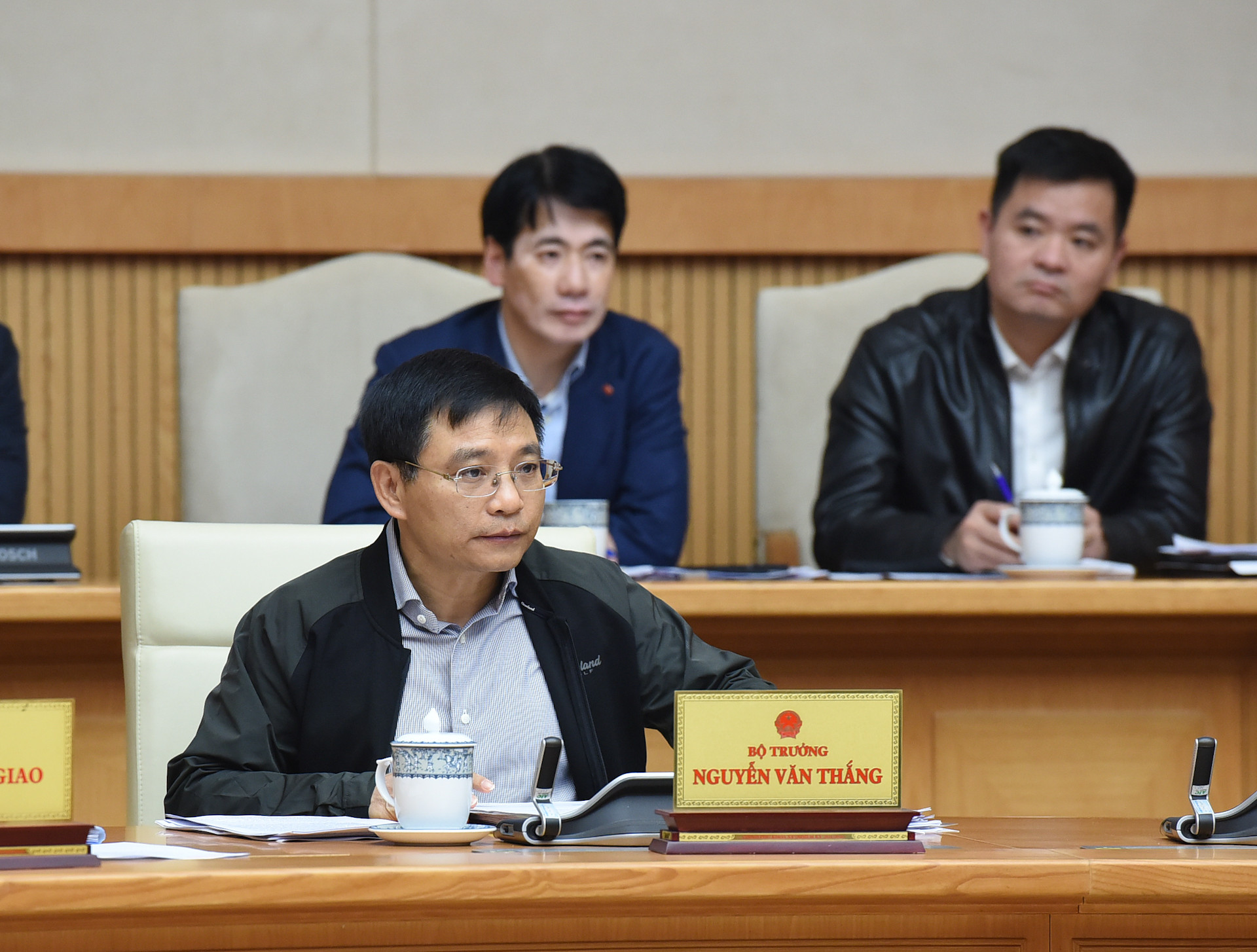 Bộ trưởng Tài chính Nguyễn Văn Thắng tại phiên họp.