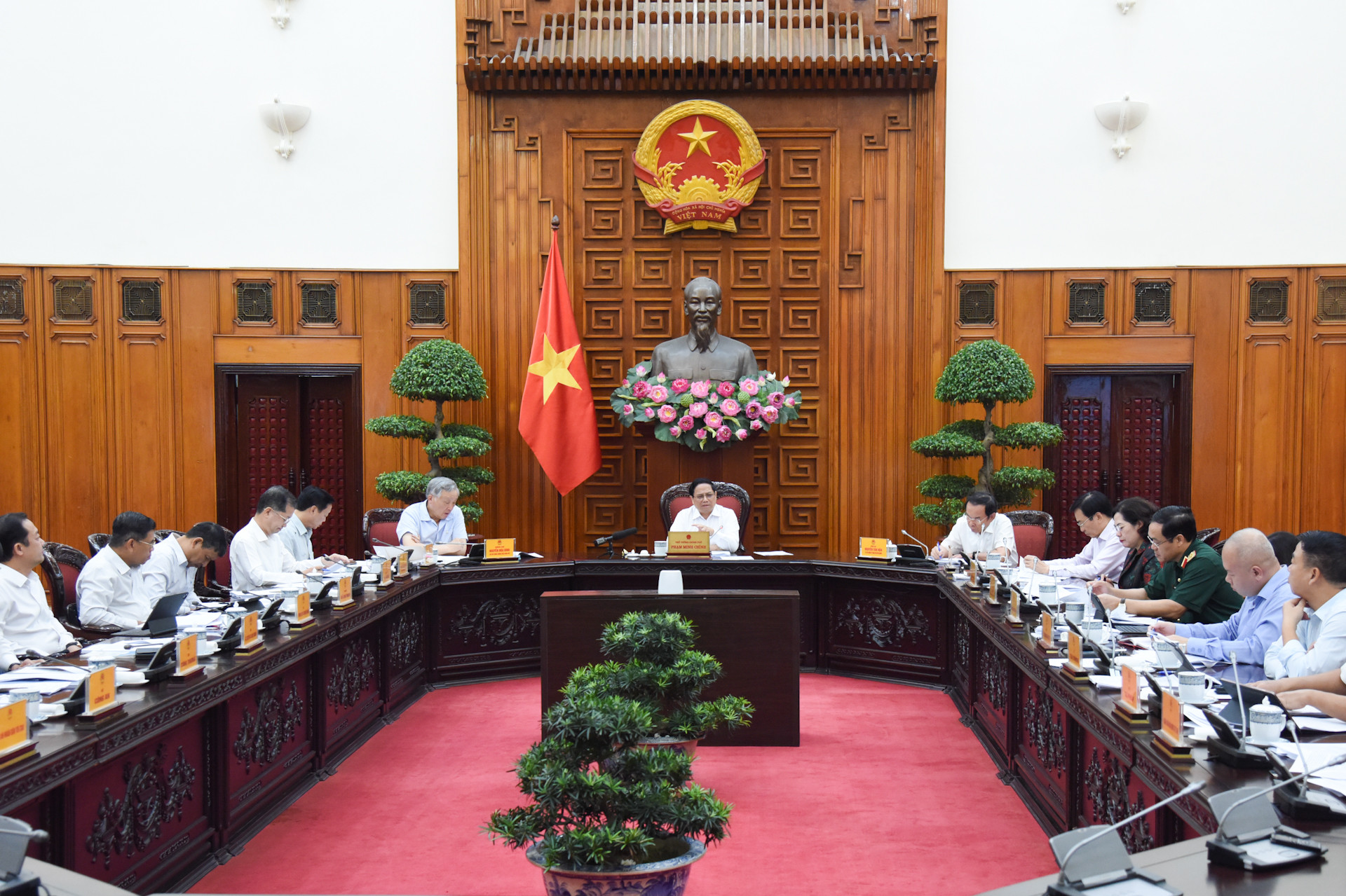 Thủ tướng chủ trì cuộc họp về xây dựng Trung tâm tài chính quốc tế tại Việt Nam. Thủ tướng chủ trì cuộc họp về xây dựng Trung tâm tài chính quốc tế tại Việt Nam.