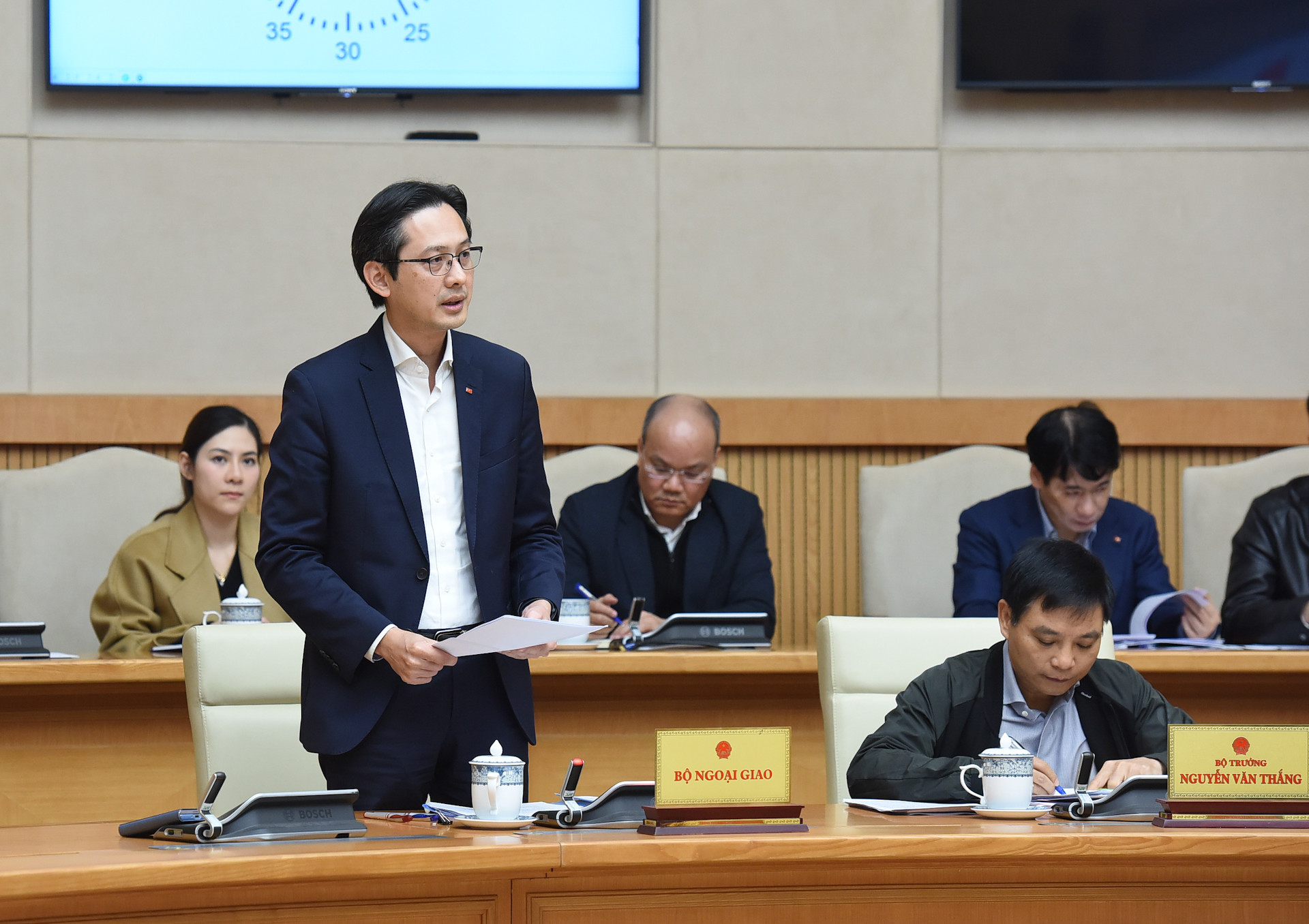 Thứ trưởng Ngoại giao Đỗ Hùng Việt phát biểu.