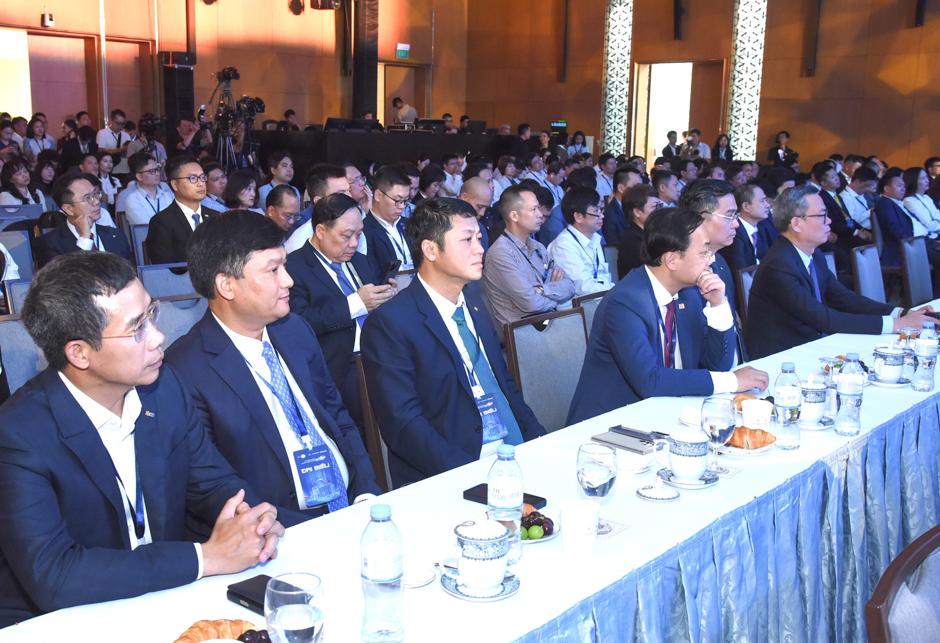 Lãnh đạo ngành ngân hàng, lãnh đạo các ngân hàng, tổ chức tài chính trong và ngoài nước, các tổ chức công nghệ, tổ chức quốc tế tại Việt Nam.