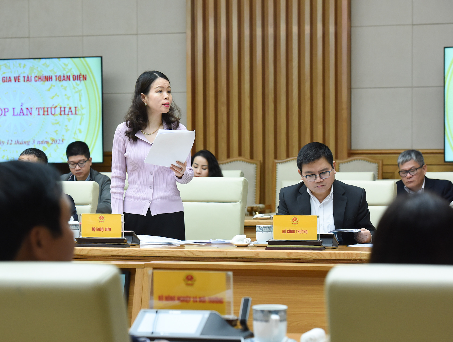 Thứ trưởng Ngoại giao Nguyễn Minh Hằng phát biểu. Thứ trưởng Ngoại giao Nguyễn Minh Hằng phát biểu.