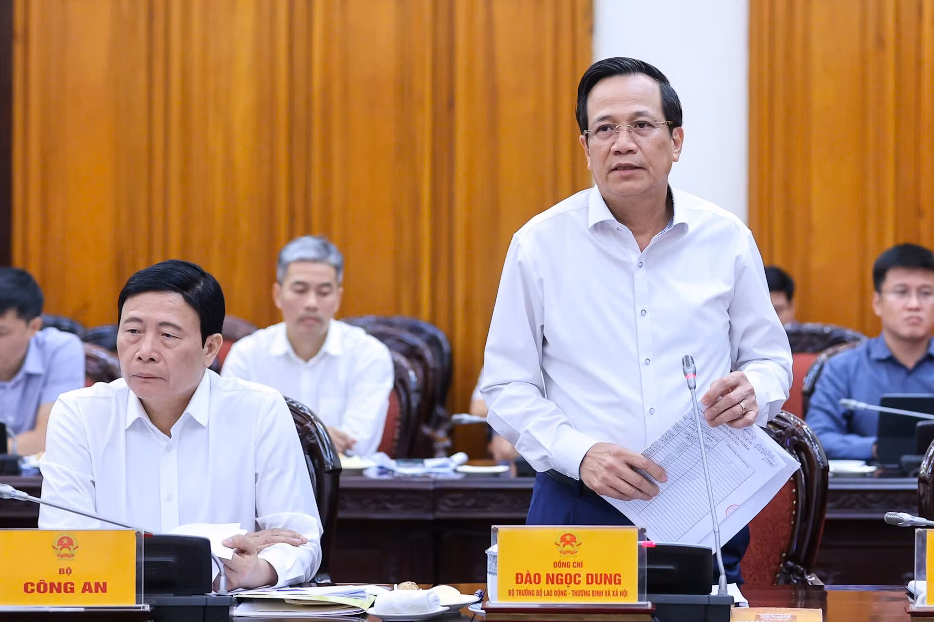 Bộ trưởng Lao động-Thương binh và Xã hội Đào Ngọc Dung cho biết, Chương trình hỗ trợ nhà ở cho người có công giai đoạn 1 đã hoàn thành với khoảng 500 nghìn căn nhà (kinh phí khoảng 11 nghìn tỷ đồng).
