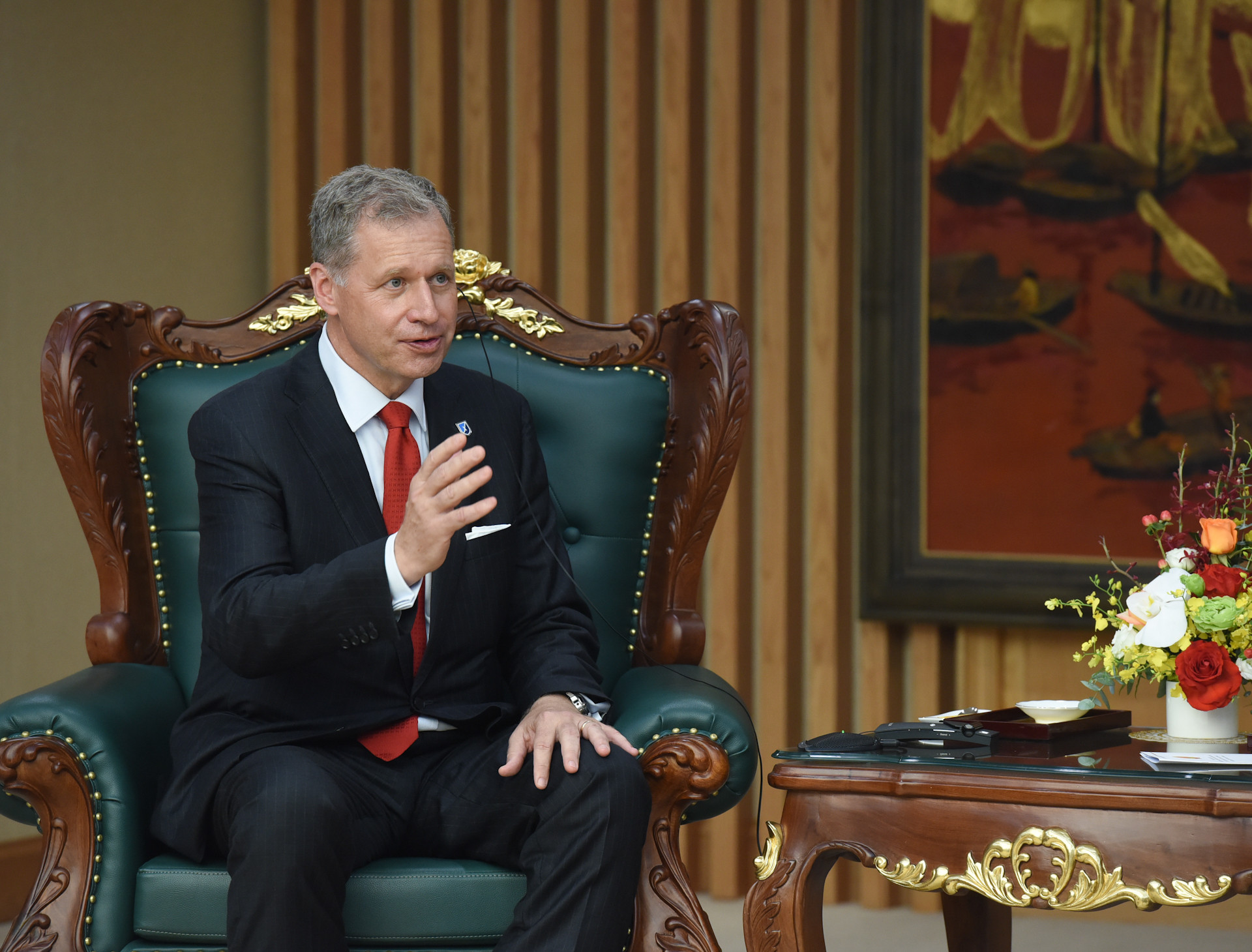 Ông Steven Kobos, Chủ tịch kiêm Giám đốc điều hành Tập đoàn Excelerate Energy (Hoa Kỳ) phát biểu tại buổi tiếp.