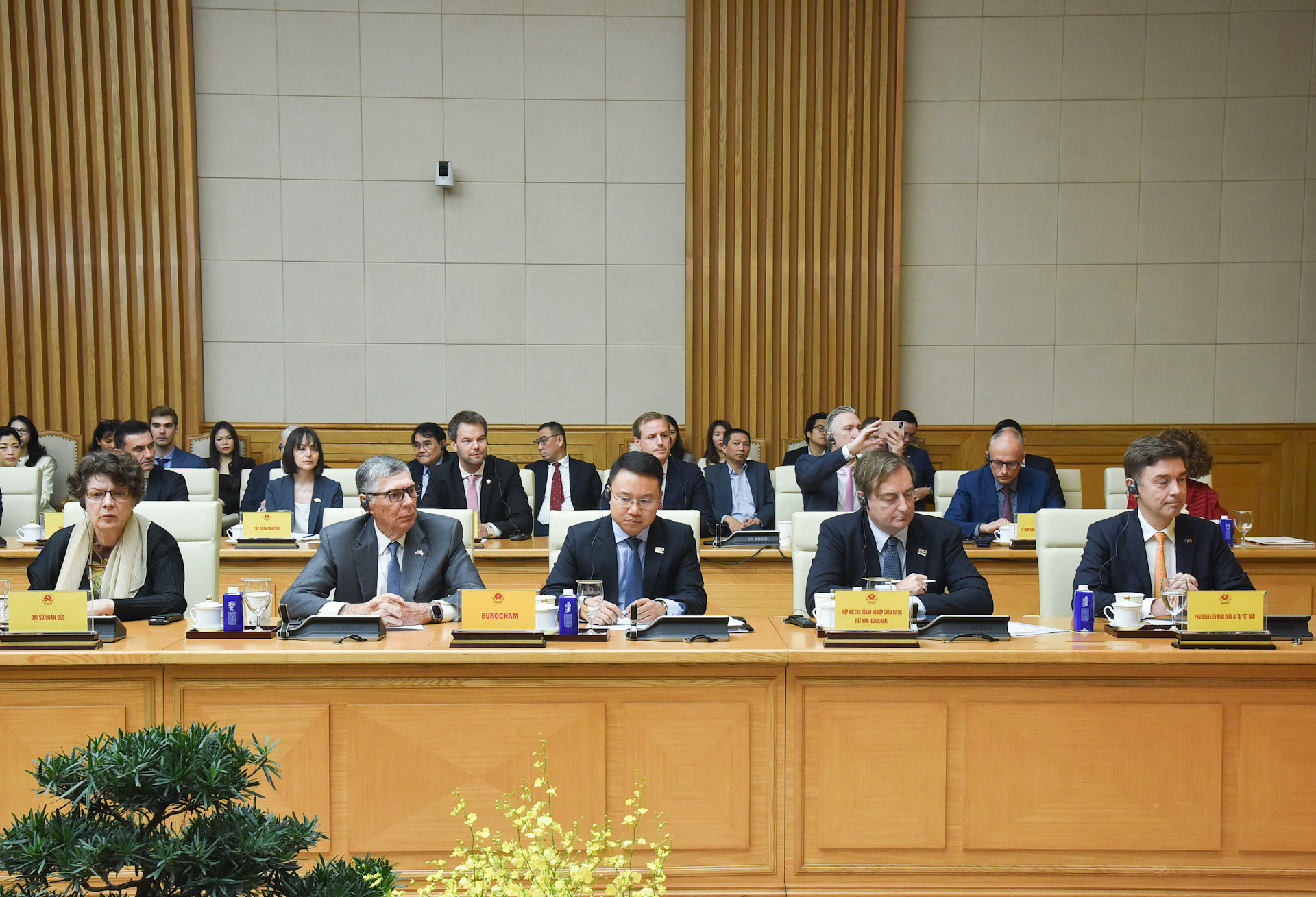 Đại diện các tổ chức, hiệp hội doanh nghiệp châu Âu tham dự toạ đàm. Đại diện các tổ chức, hiệp hội doanh nghiệp châu Âu tham dự toạ đàm.