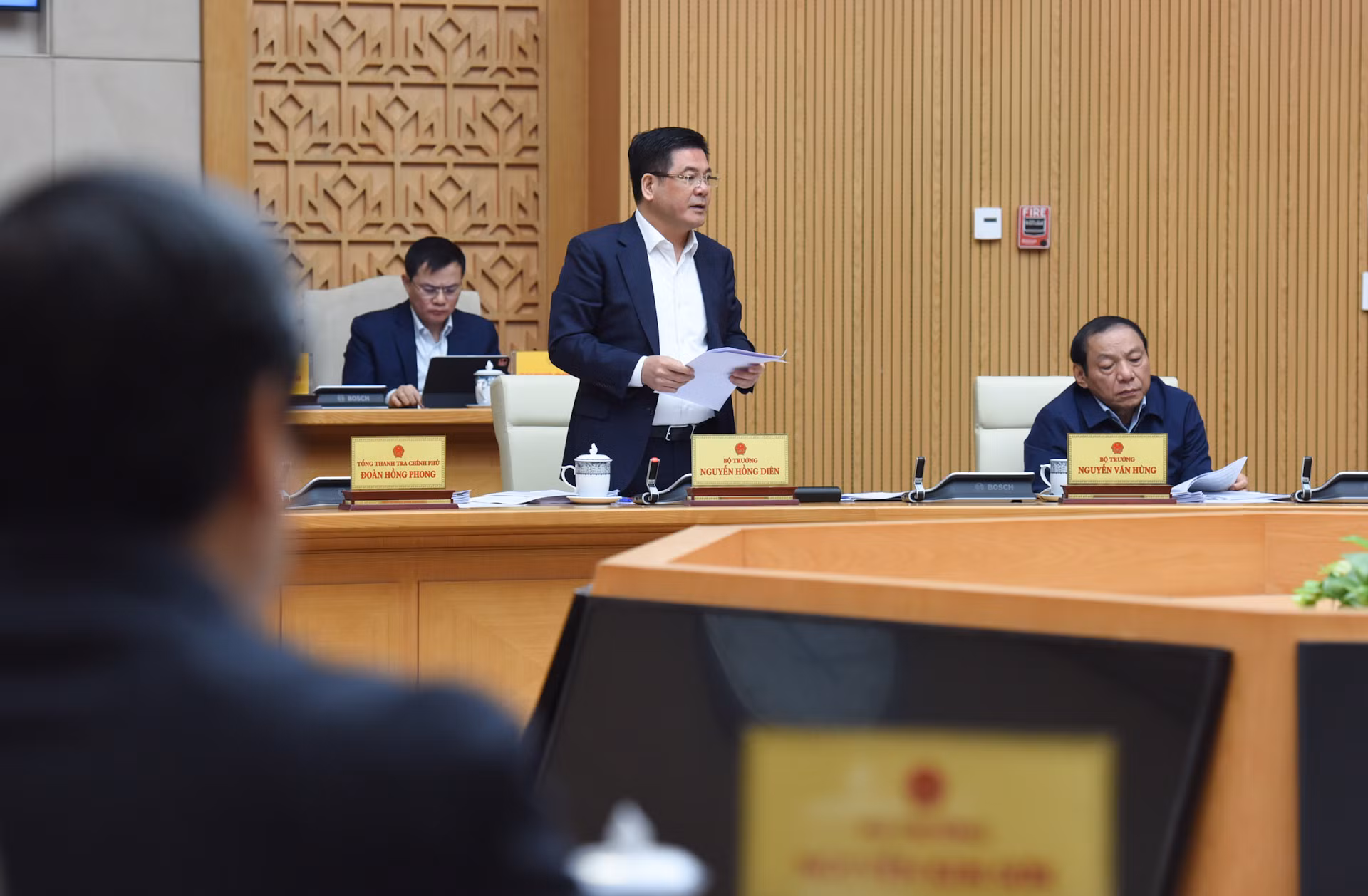 Bộ trưởng Công thương Nguyễn Hồng Diên phát biểu.