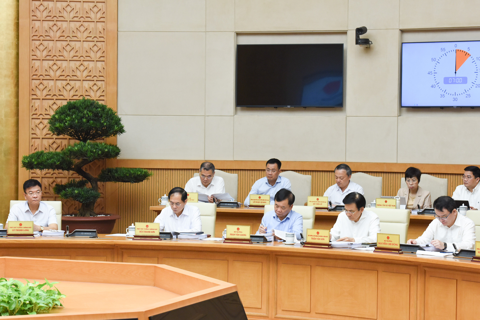 Các thành viên Chính phủ tham dự Phiên họp.