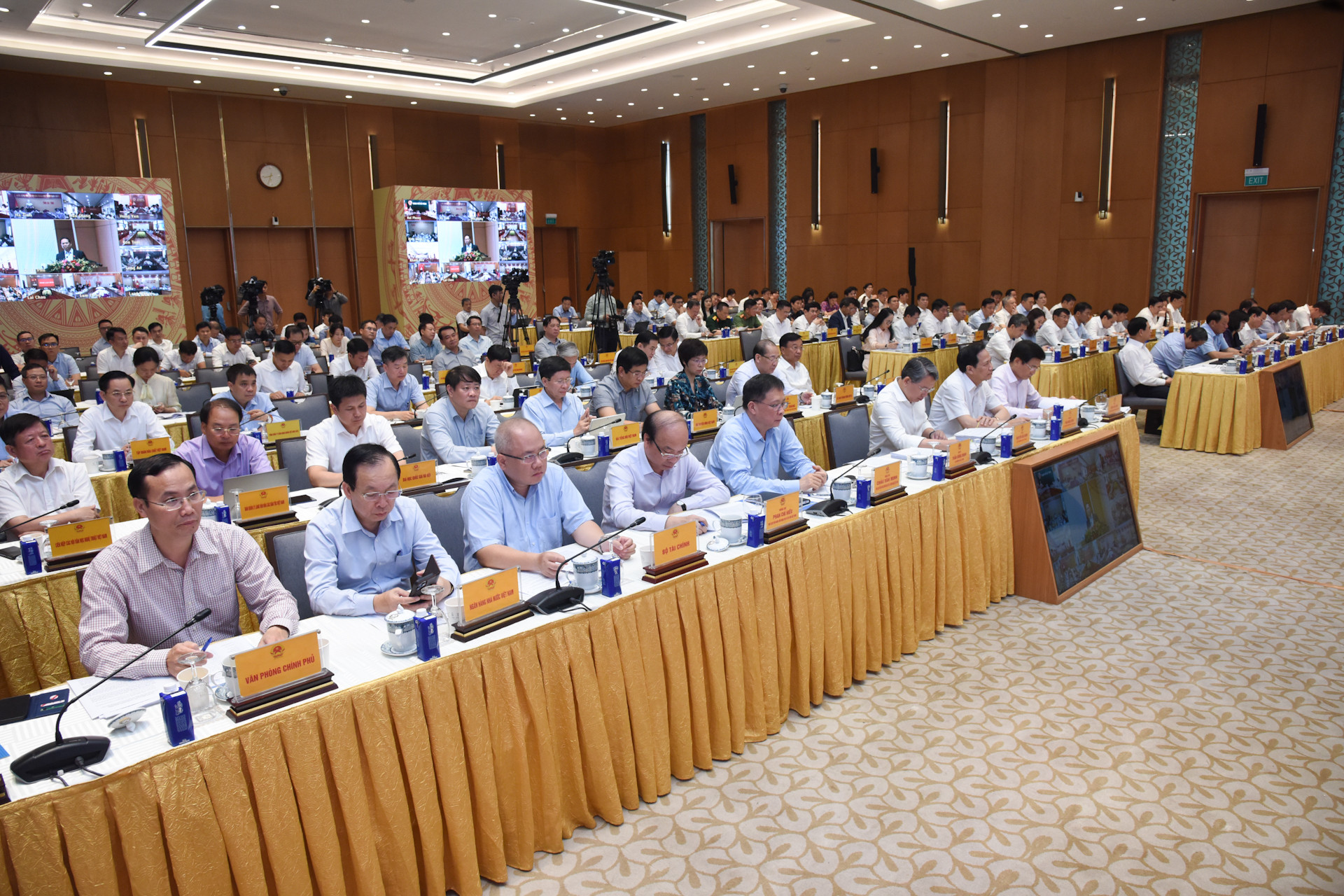 [Ảnh] Thủ tướng Phạm Minh Chính chủ trì Hội nghị thúc đẩy động lực tăng trưởng đầu tư công ảnh 3