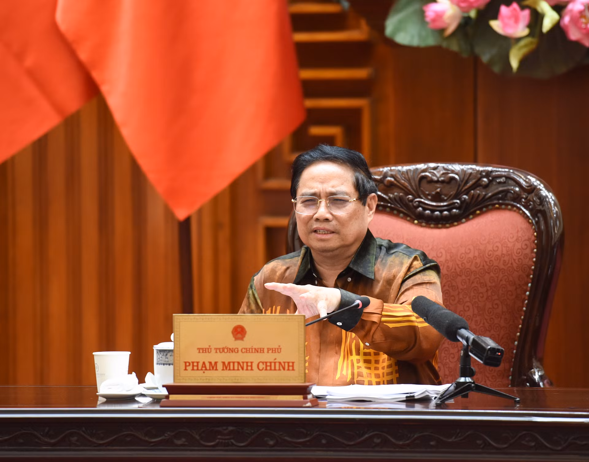 [Ảnh] Thủ tướng Phạm Minh Chính chủ trì họp về dự thảo Nghị quyết của Quốc hội về Trung tâm tài chính quốc tế tại Việt Nam ảnh 1