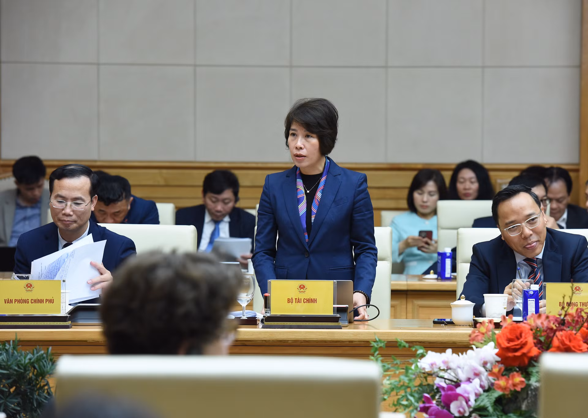 Thứ trưởng Bộ Tài chính Nguyễn Thị Bích Ngọc phát biểu.