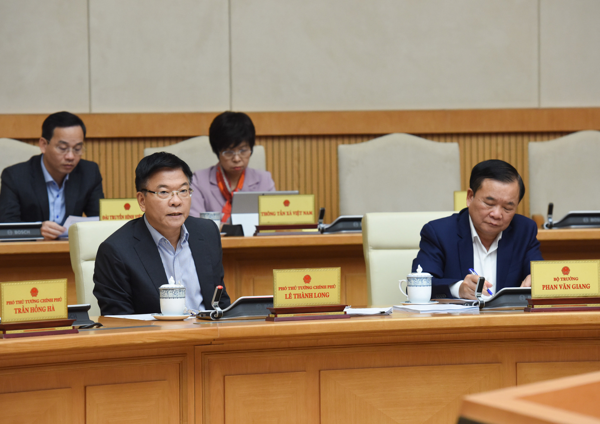 Phó Thủ tướng Lê Thành Long phát biểu.