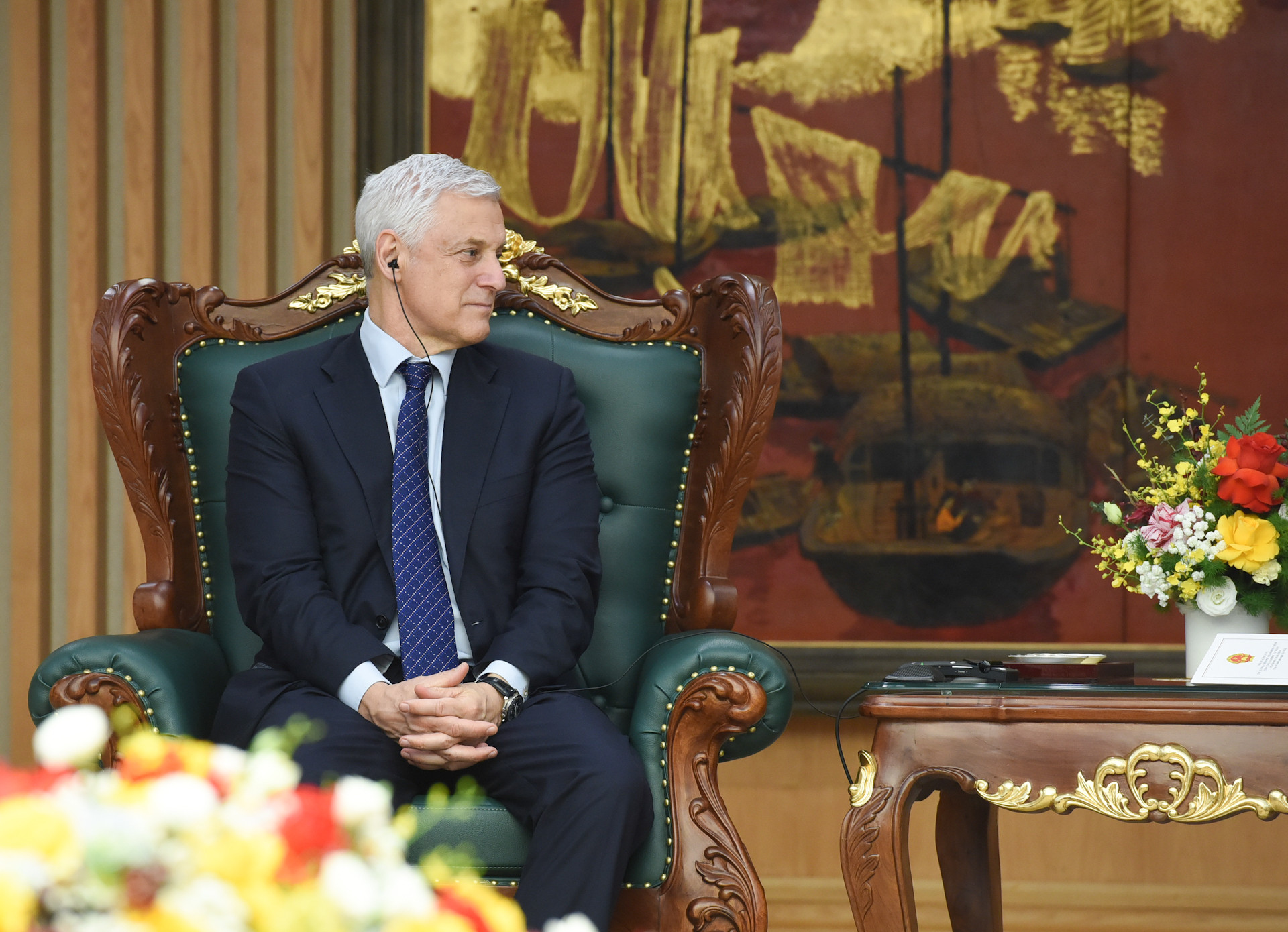 Ông Bill Winters, Tổng Giám đốc Tập đoàn Standard phát biểu tại buổi tiếp.