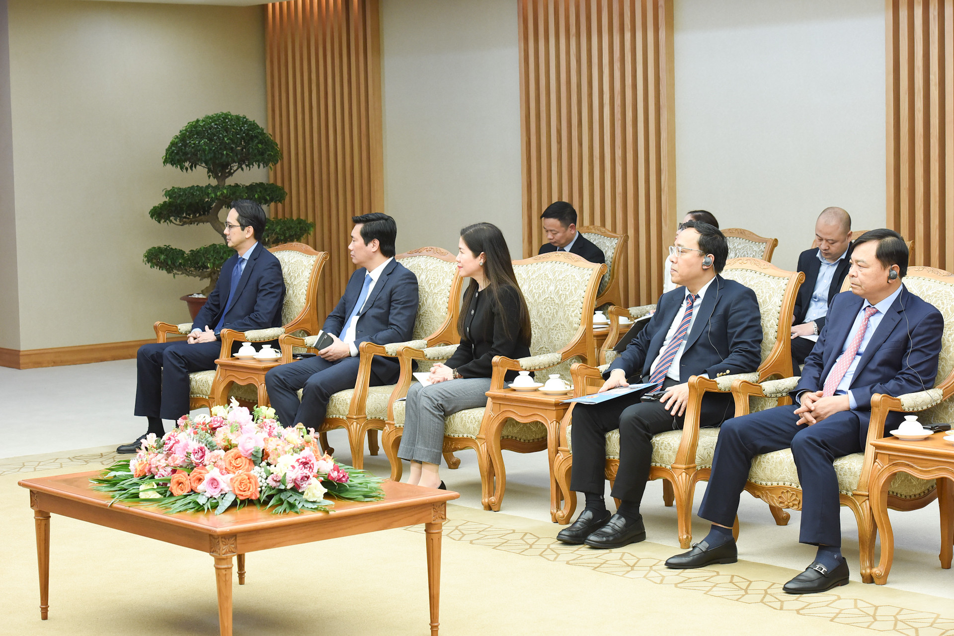 Đại diện lãnh đạo các bộ, ban, ngành của Chính phủ Việt Nam tham dự buổi tiếp.