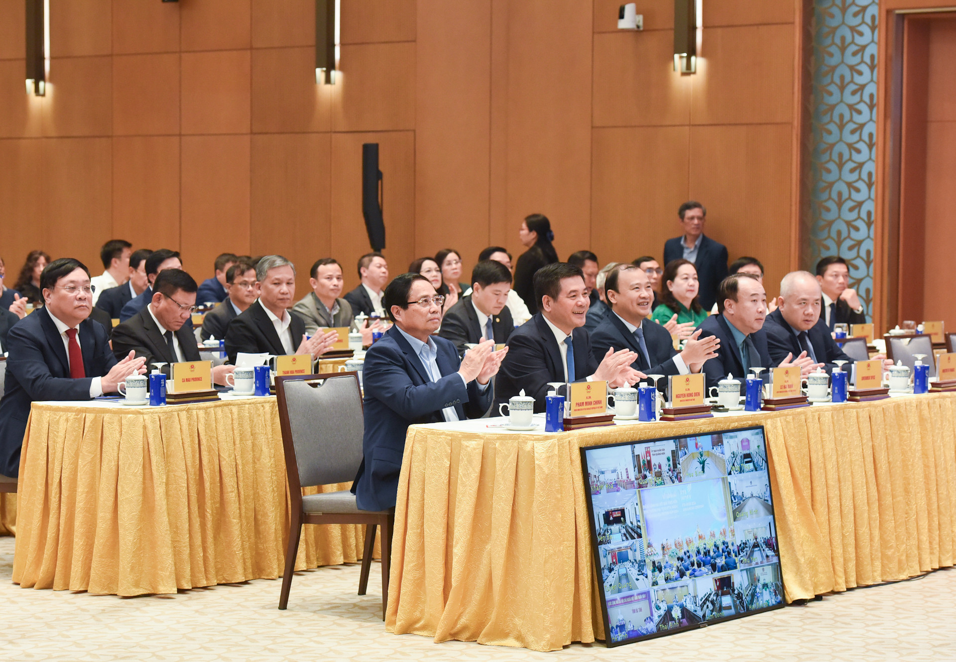 Thủ tướng Phạm Minh Chính và các đại biểu dự buổi lễ.