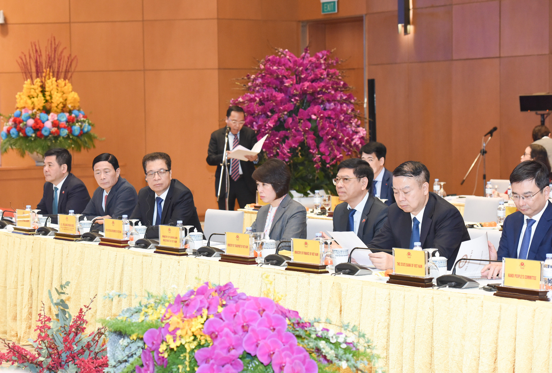 Đại diện lãnh đạo các bộ, ngành của Chính phủ Việt Nam tham dự buổi đối thoại.