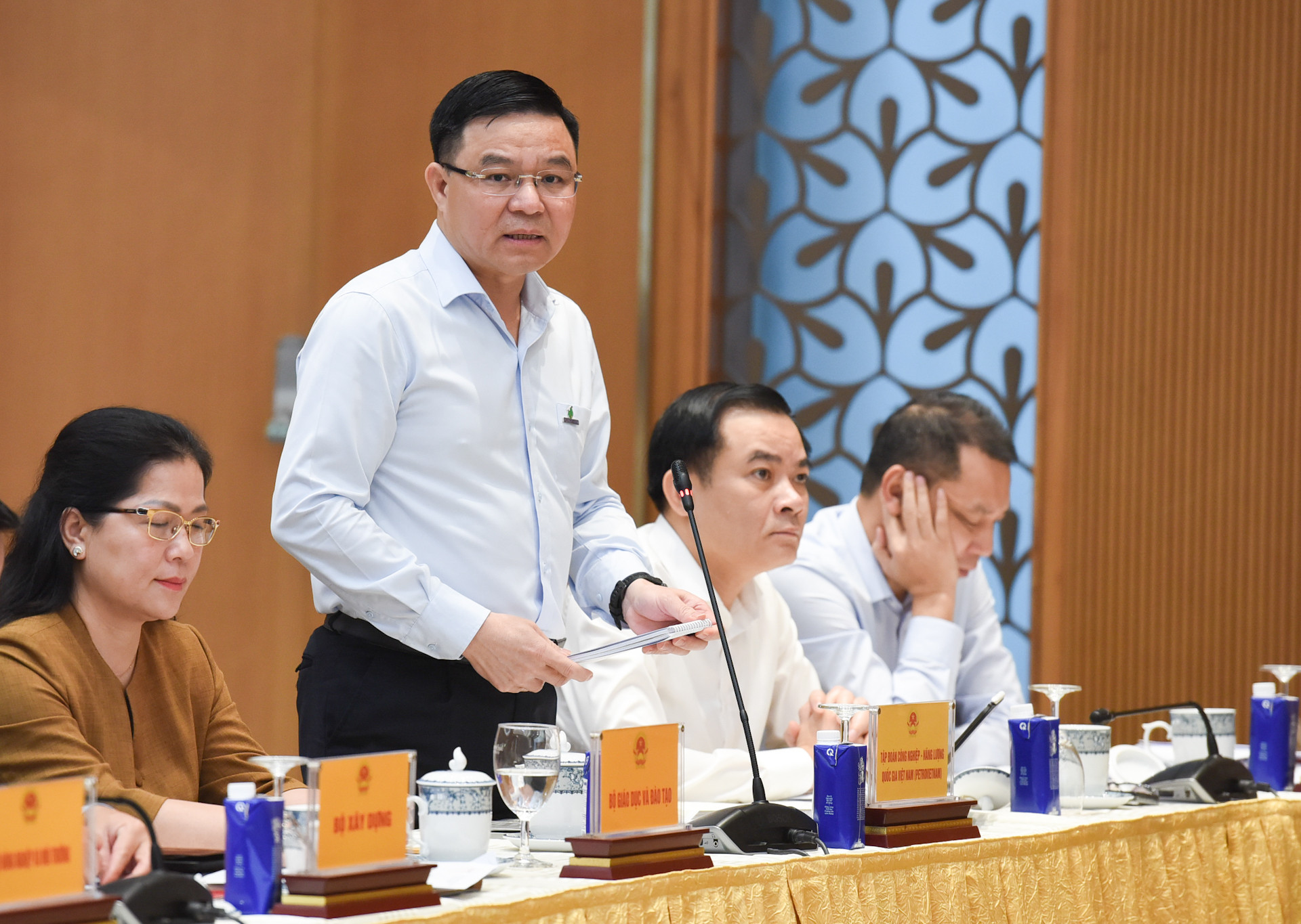 Chủ tịch Tập đoàn Dầu khí quốc gia Việt Nam Lê Mạnh Hùng phát biểu. Chủ tịch Tập đoàn Dầu khí quốc gia Việt Nam Lê Mạnh Hùng phát biểu.