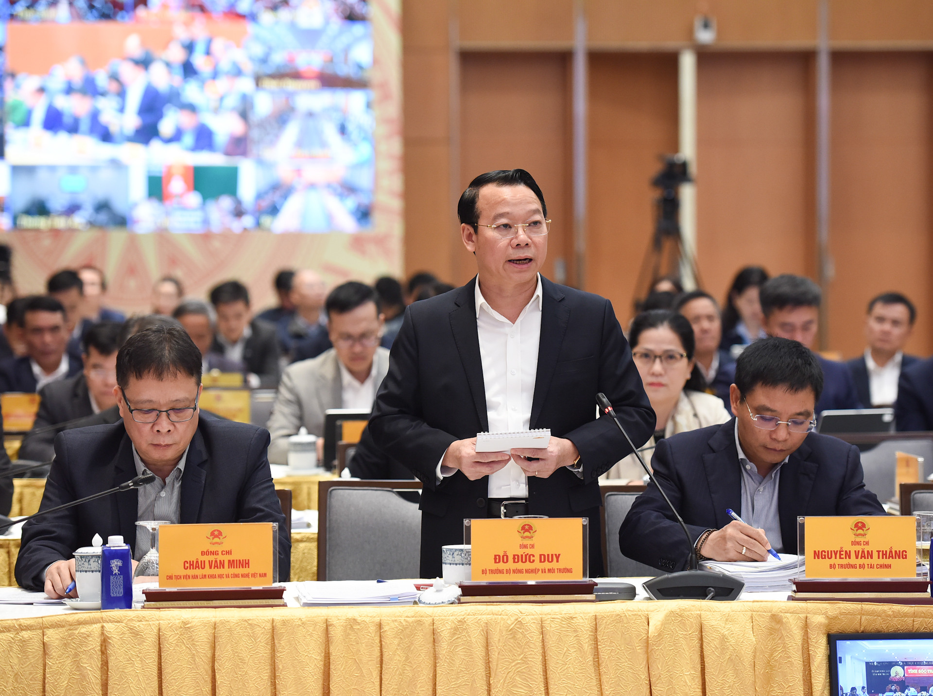 Bộ trưởng Nông nghiệp và Môi trường Đỗ Đức Duy phát biểu tại phiên họp. Bộ trưởng Nông nghiệp và Môi trường Đỗ Đức Duy phát biểu tại phiên họp.