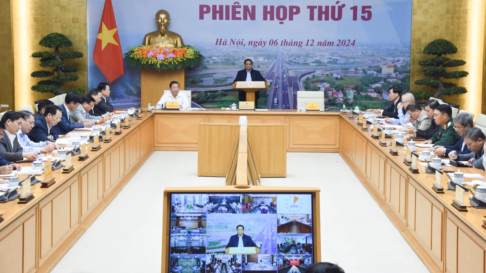 Quang cảnh phiên họp.