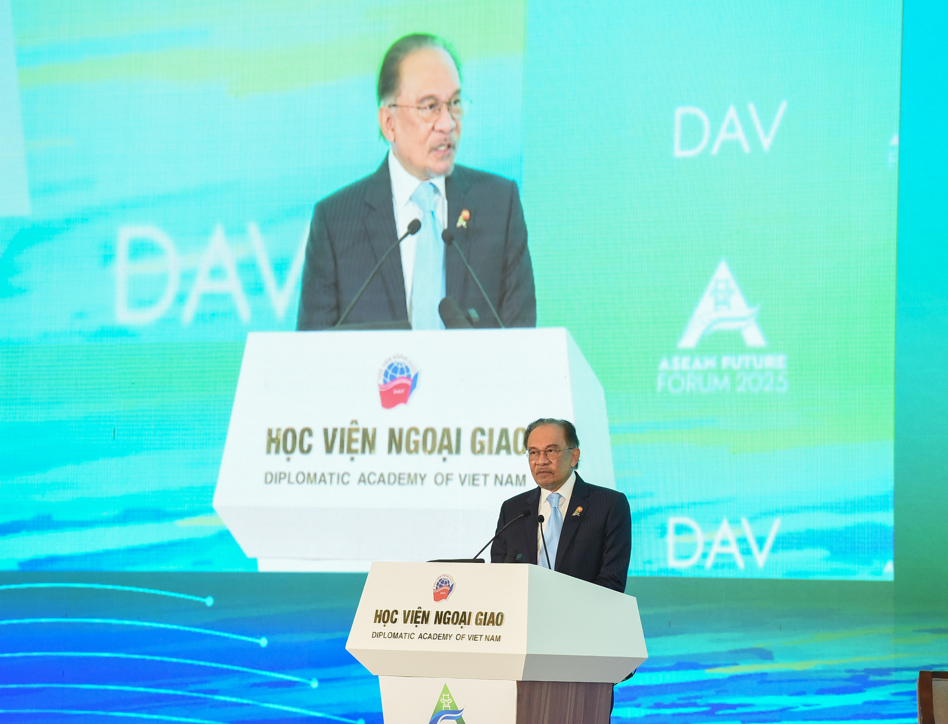 Thủ tướng Malaysia Anwar bin Ibrahim phát biểu.