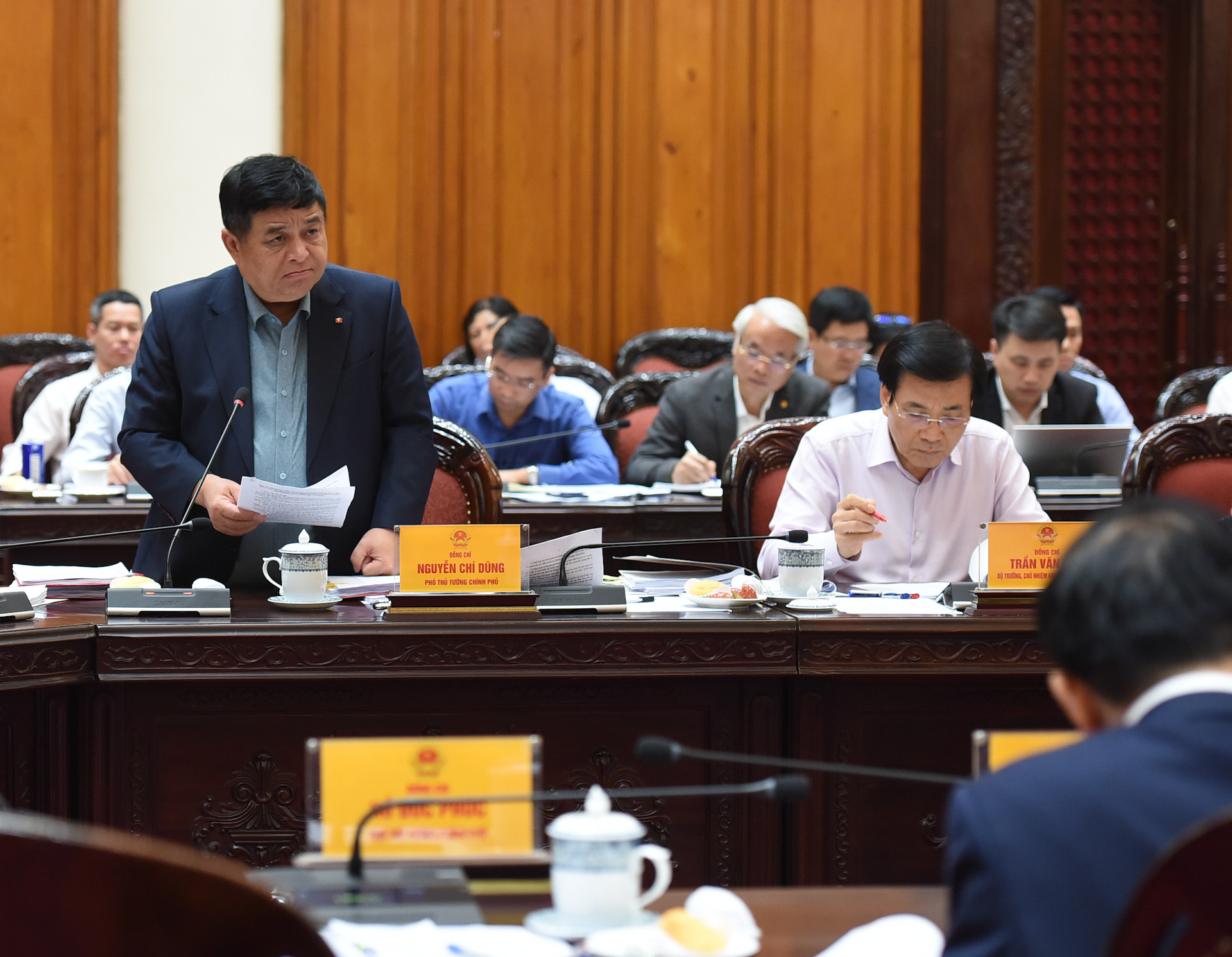 Phó Thủ tướng Nguyễn Chí Dũng phát biểu tại cuộc họp.