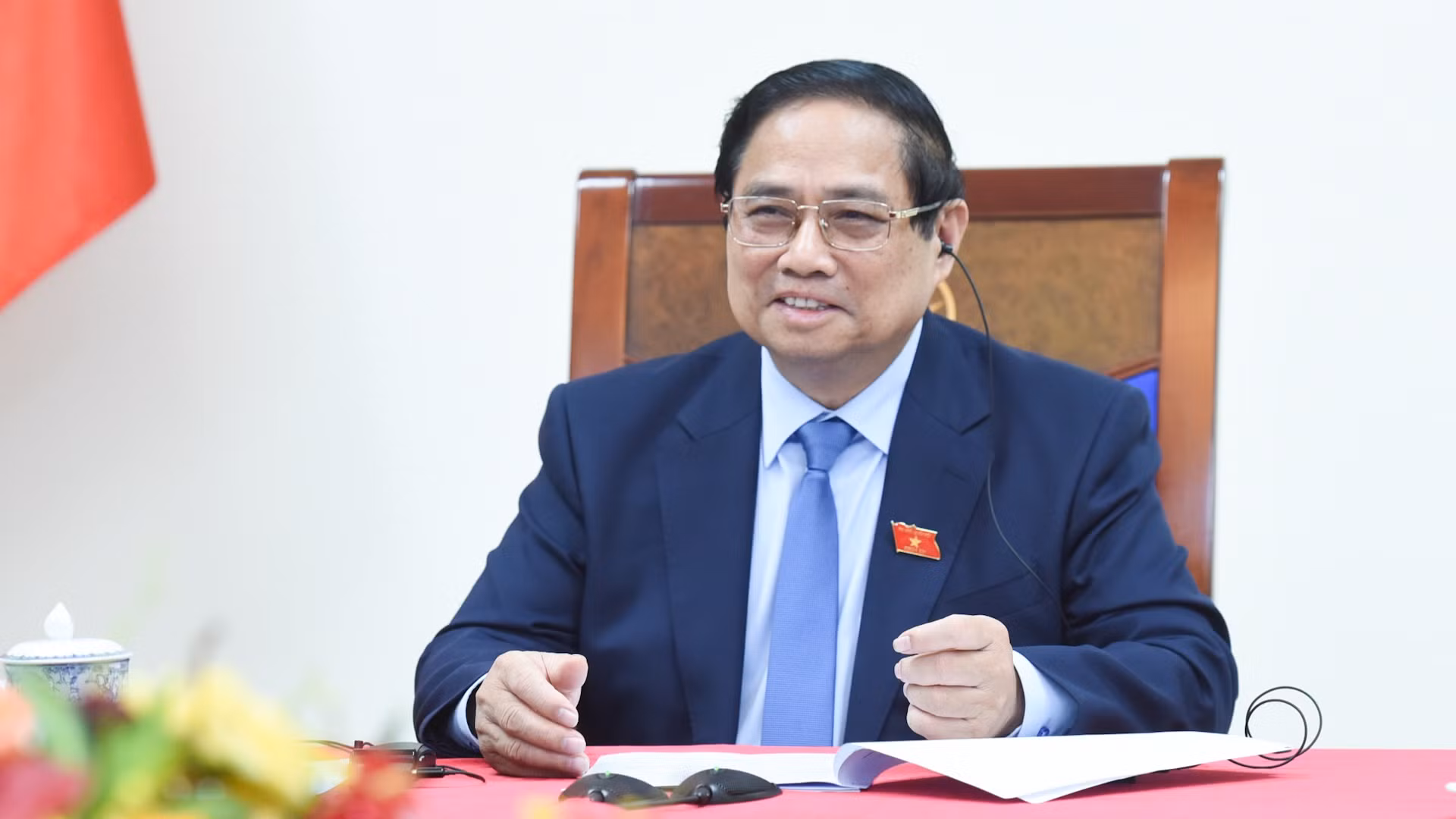 Thủ tướng Phạm Minh Chính điện đàm với Thủ tướng nước Cộng hòa Singapore Lawrence Wong.