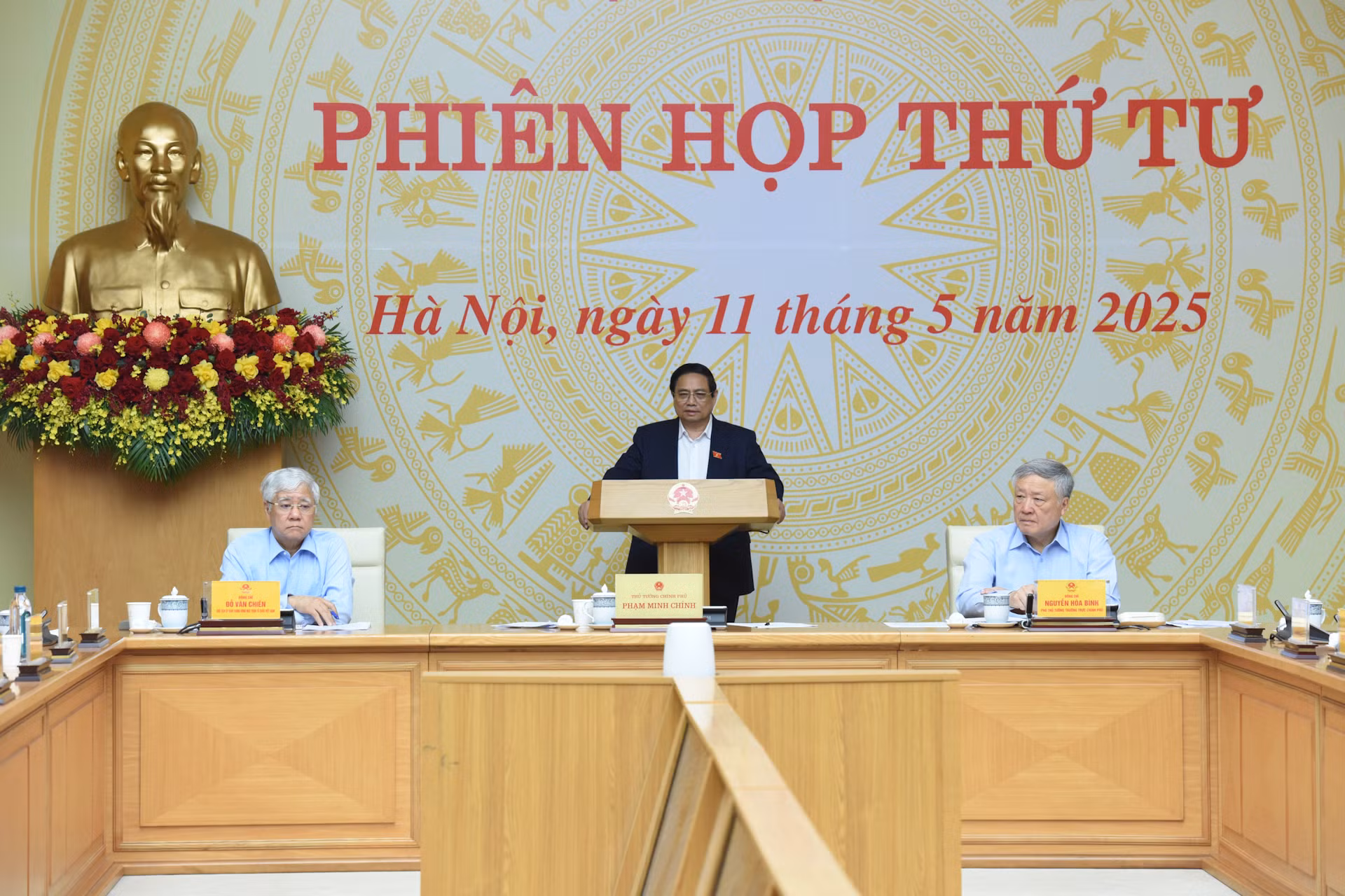 Thủ tướng Phạm Minh Chính phát biểu khai mạc phiên họp lần thứ 4 Ban Chỉ đạo Trung ương triển khai xóa nhà tạm, nhà dột nát trên phạm vi cả nước.