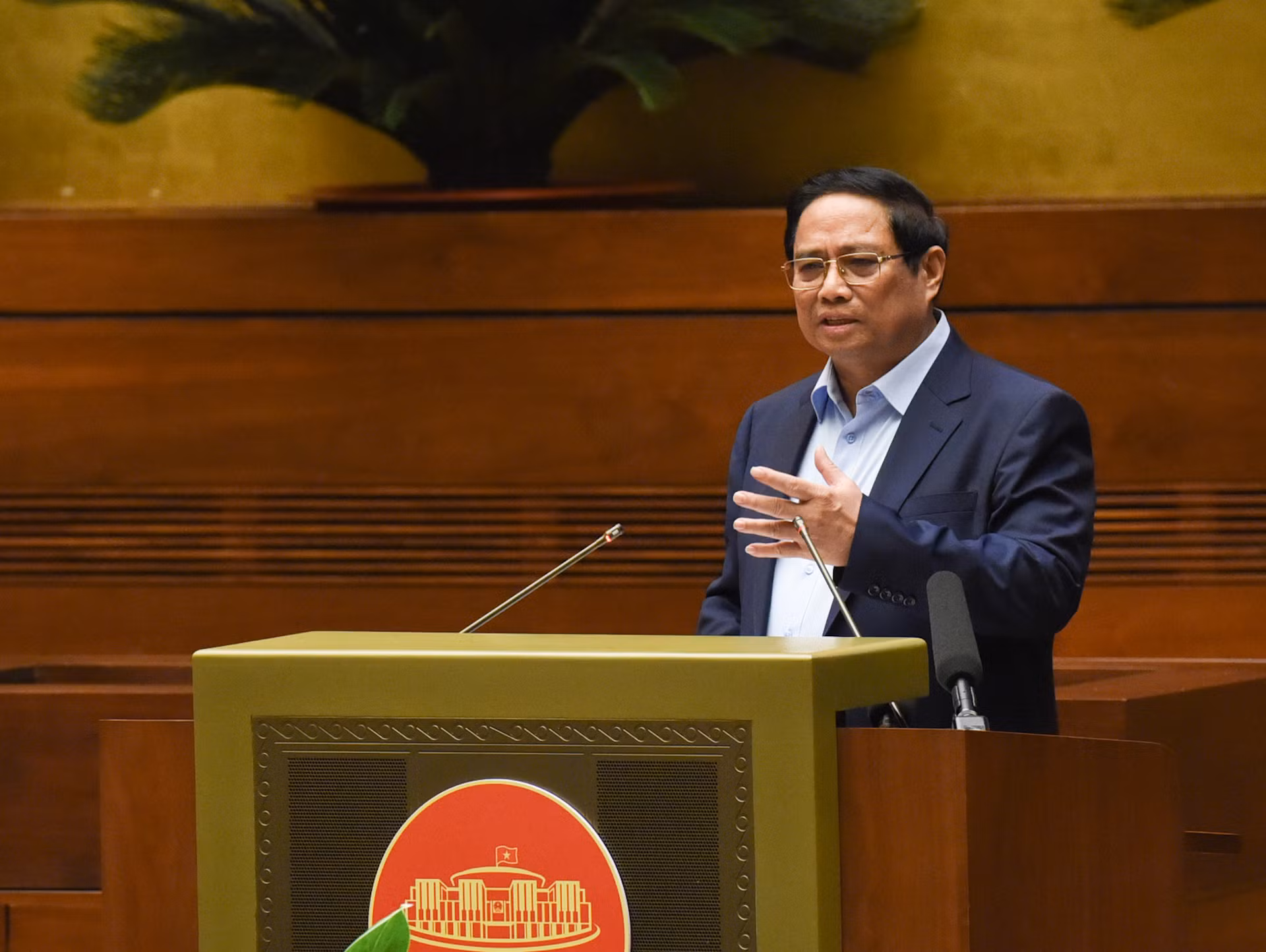 Đồng chí Phạm Minh Chính, Ủy viên Bộ Chính trị, Thủ tướng Chính phủ truyền đạt chuyên đề tại hội nghị.