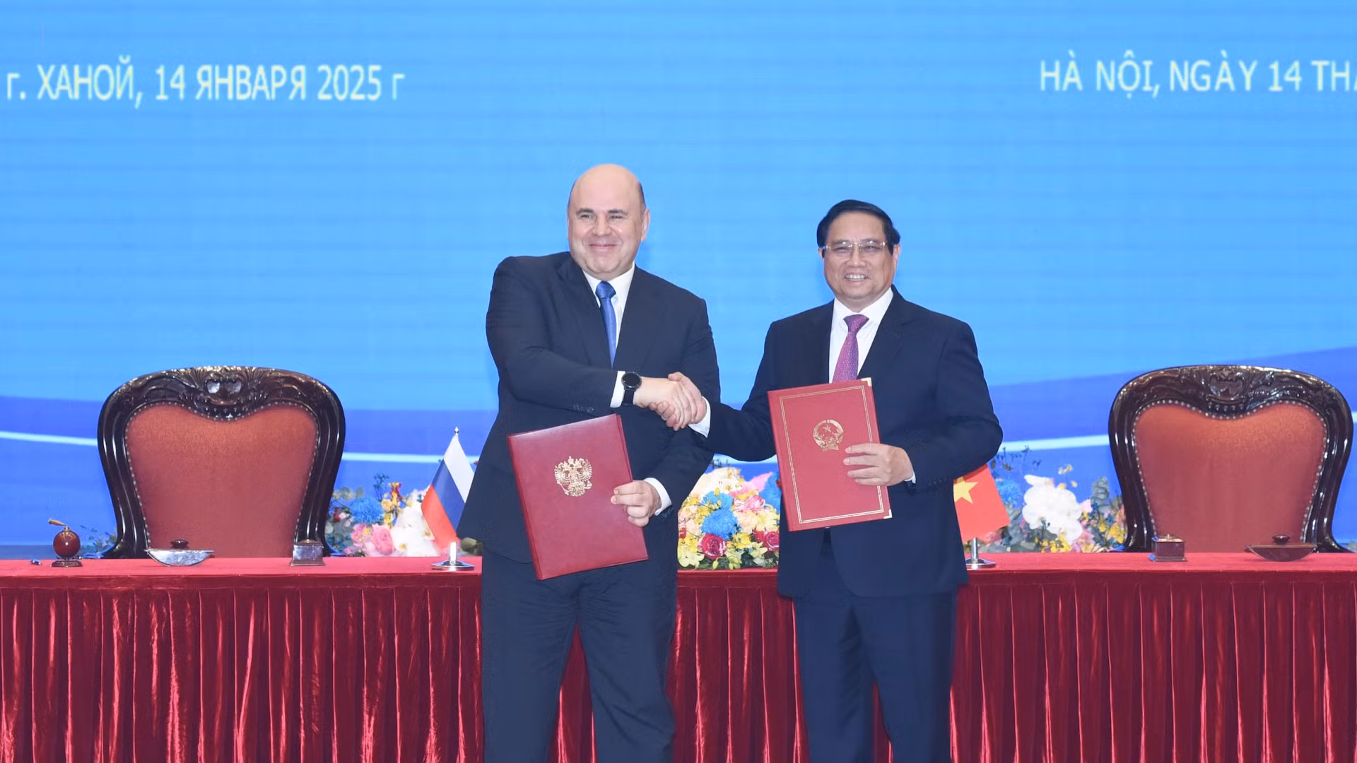 Thủ tướng Phạm Minh Chính và Thủ tướng Nga Mikhail Vladimirovich Mishustin ký Thông cáo chung về kết quả chuyến thăm chính thức Việt Nam của Thủ tướng Chính phủ Liên bang Nga Mikhail Vladimirovich Mishustin.